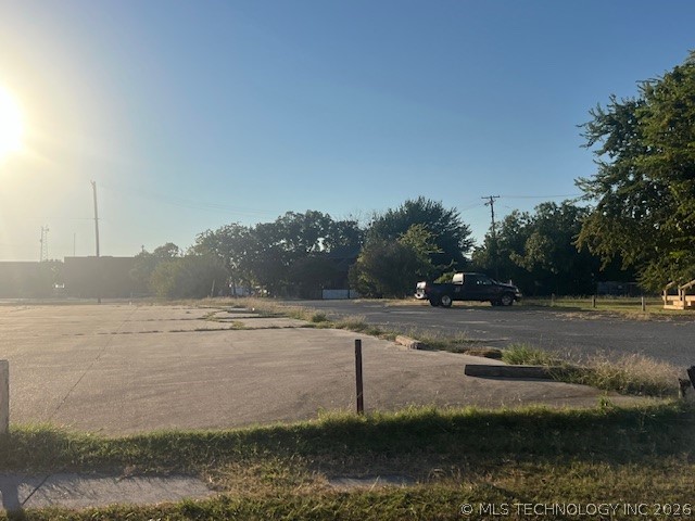 27 W Broadway Property Photo 9