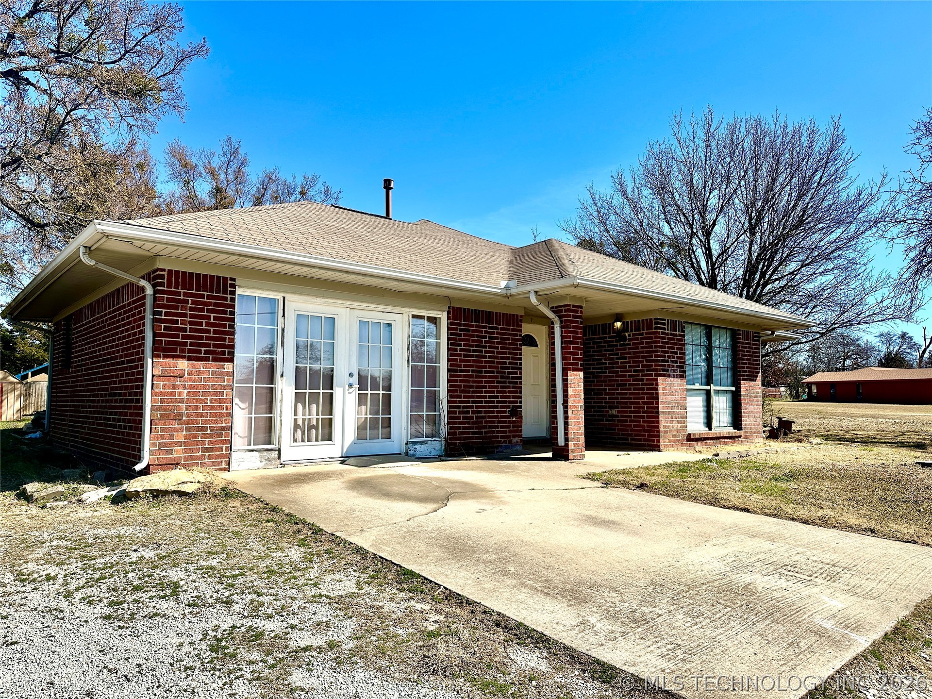 728 N Main Property Photo 3