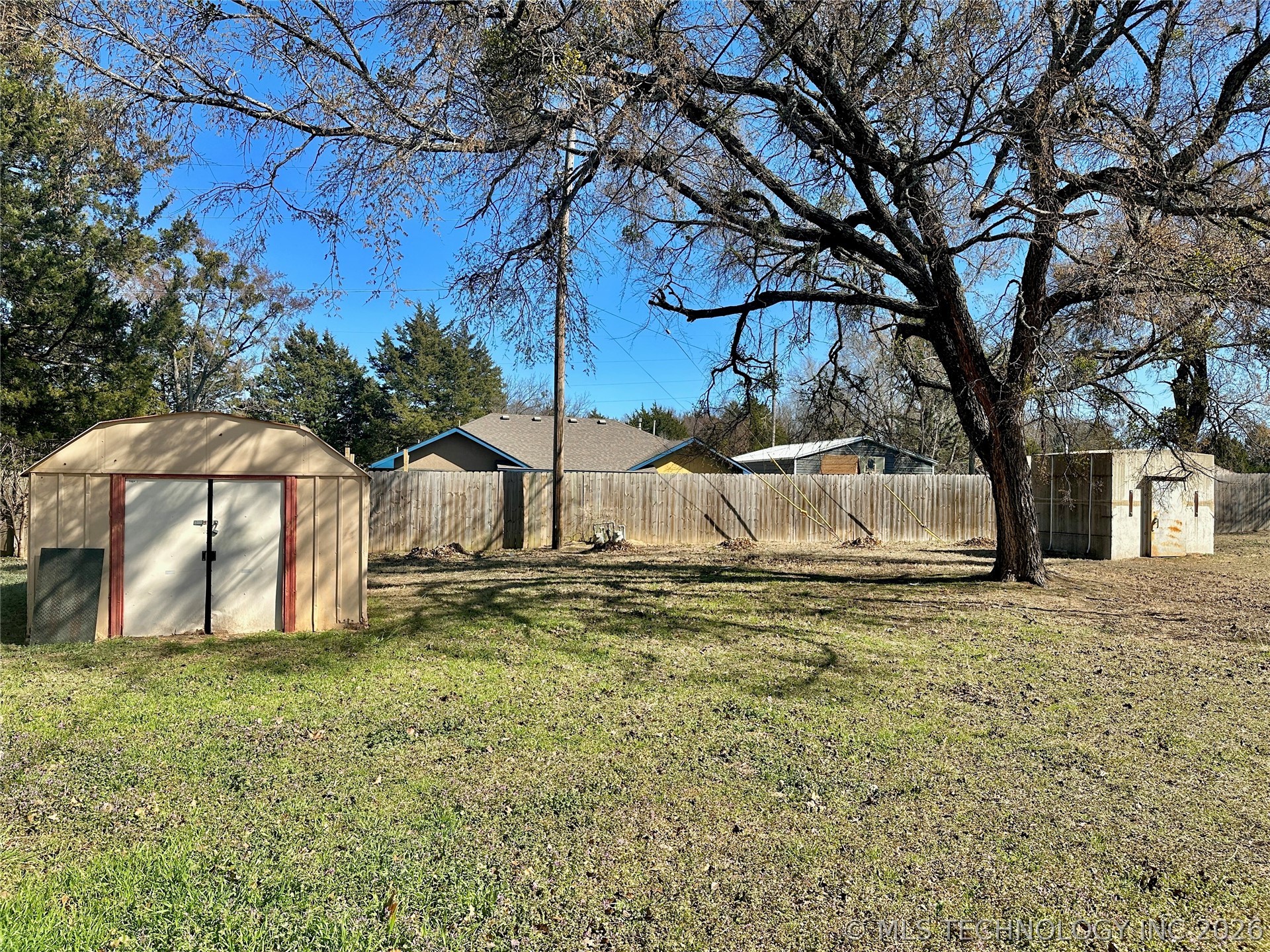 728 N Main Property Photo 6