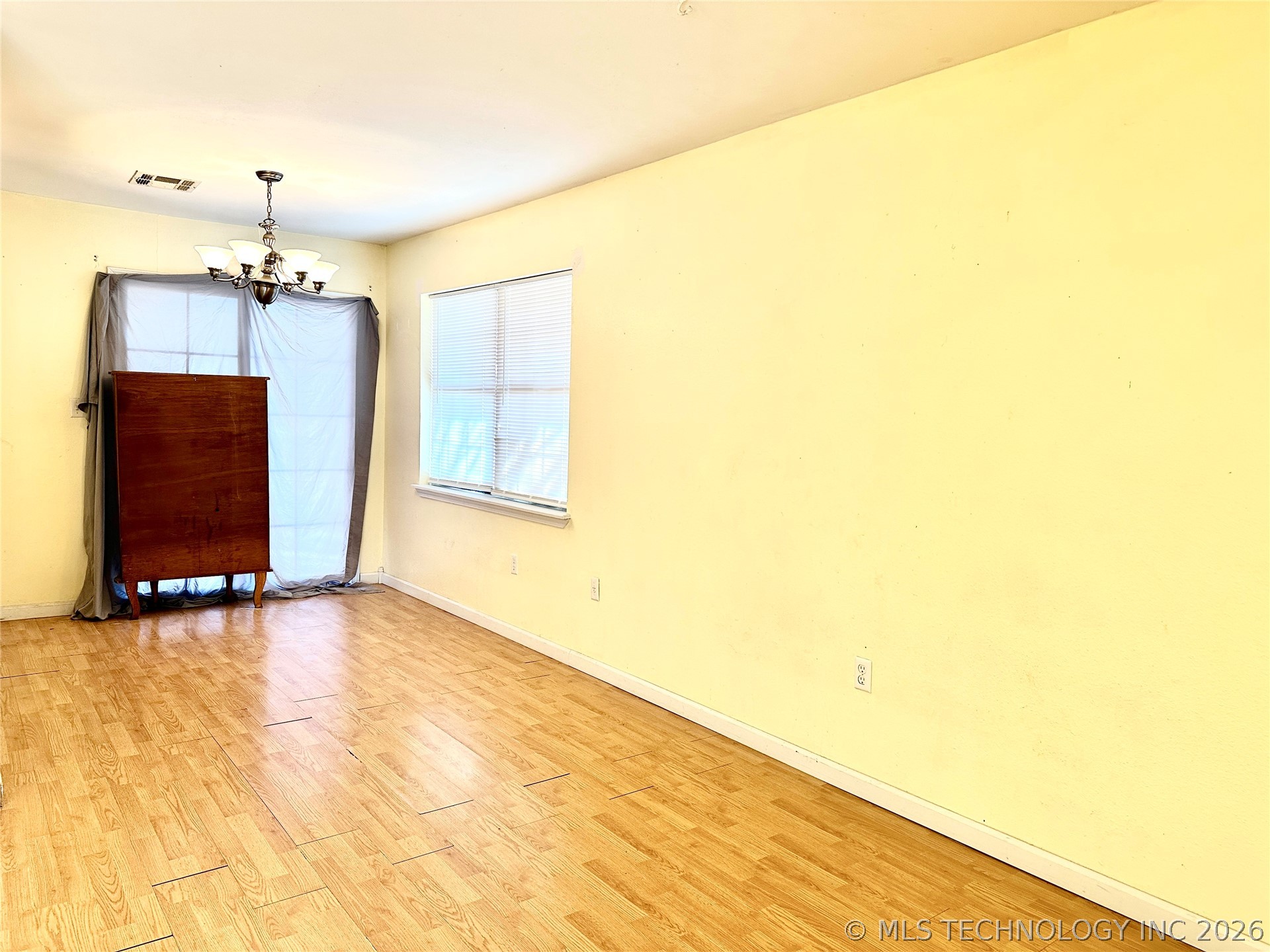 728 N Main Property Photo 12