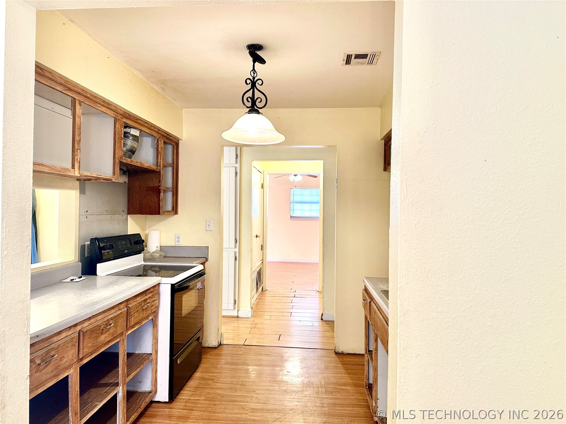 728 N Main Property Photo 16