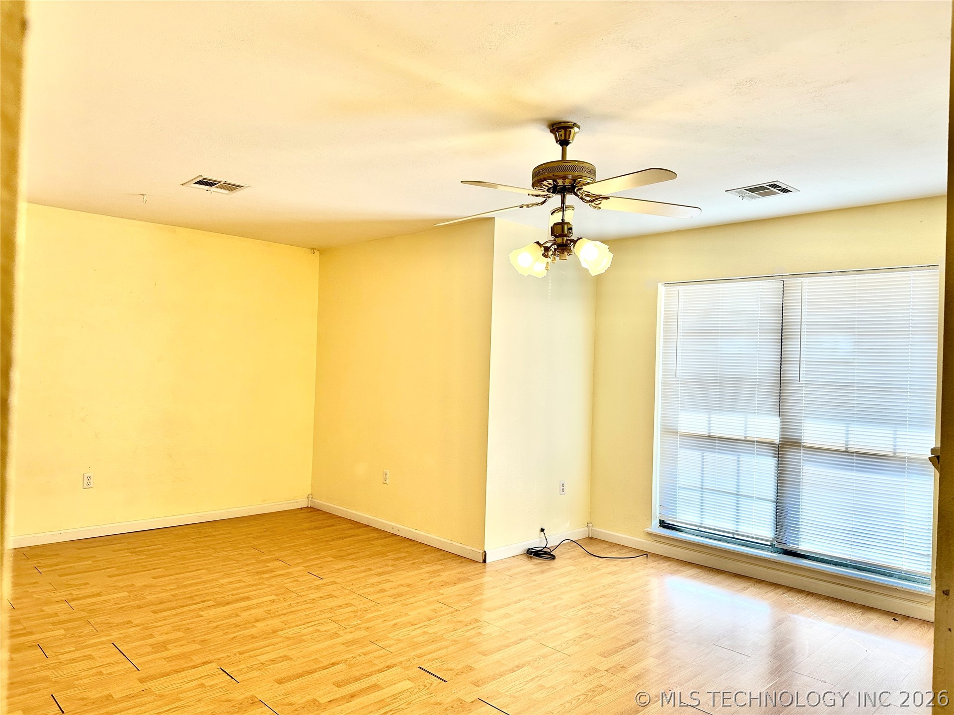 728 N Main Property Photo 30