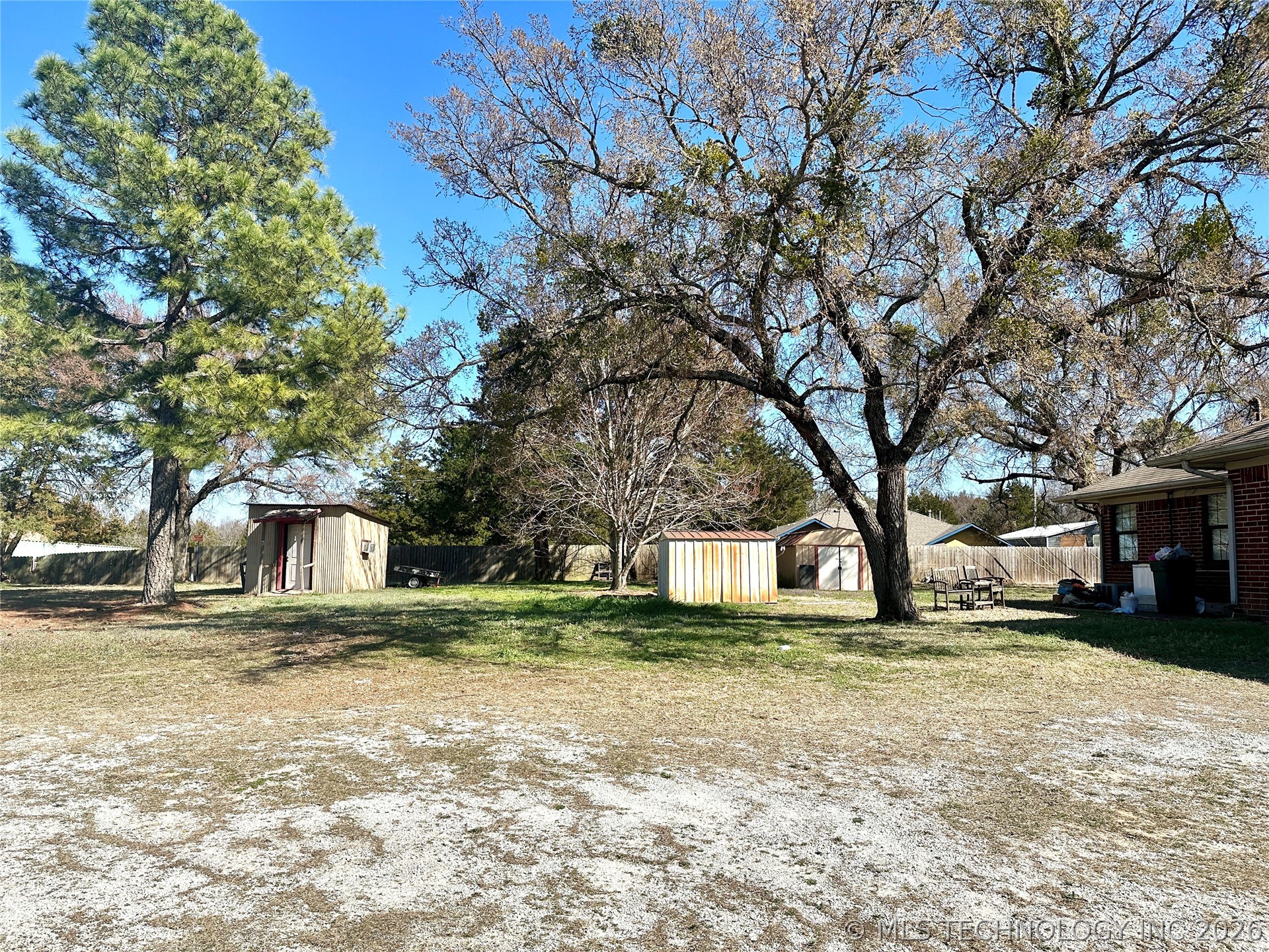 728 N Main Property Photo 32