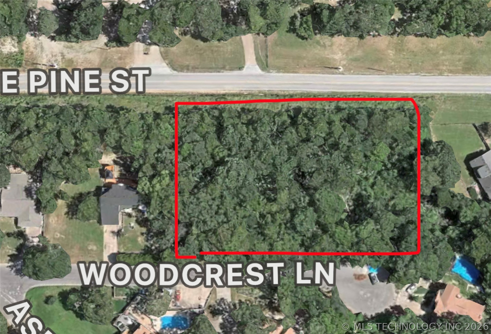 E Woodcrest Lane Property Photo 2