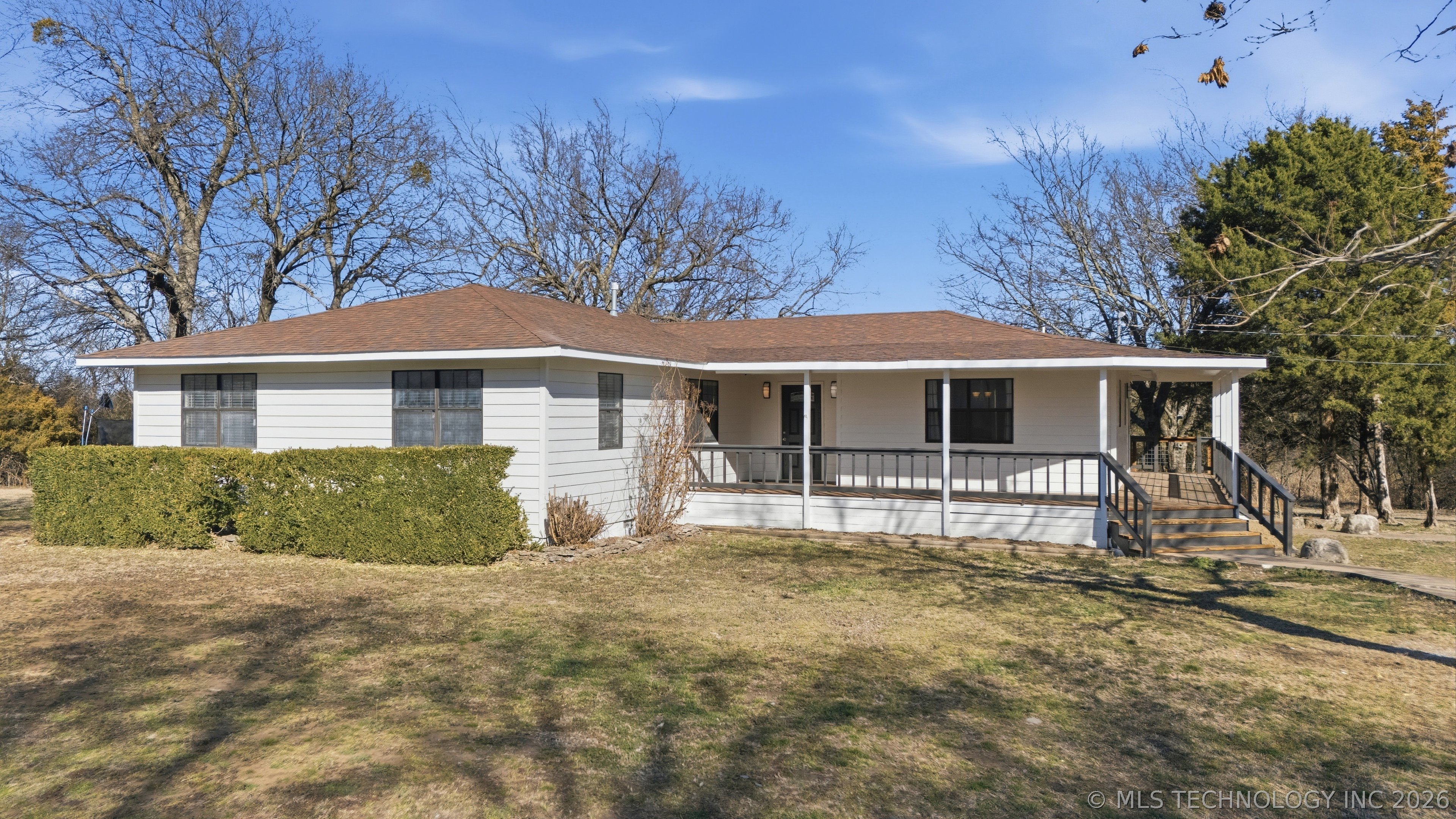 15201 S 4100 Road Property Photo 1