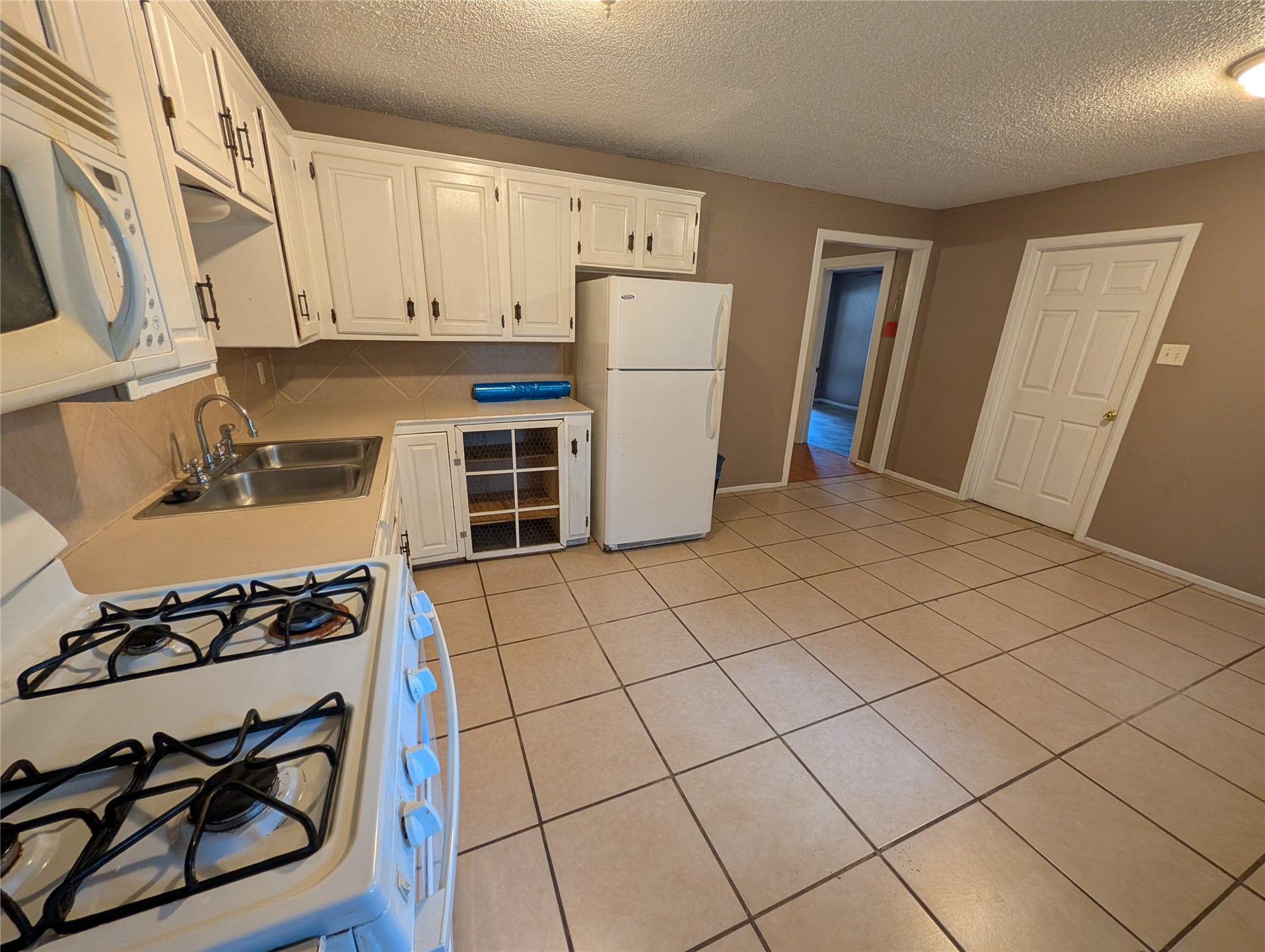 101 Beta Circle Property Photo 8