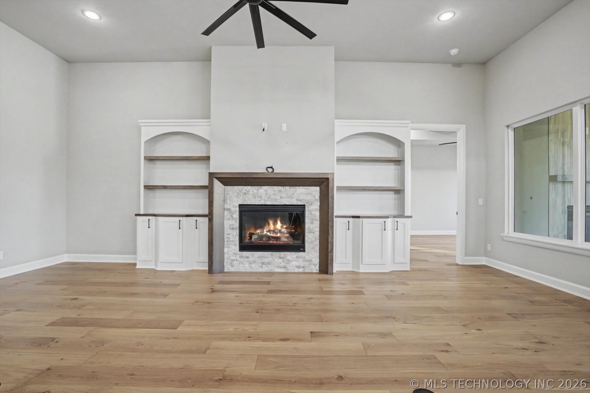 1234 N 71st Place Property Photo 8