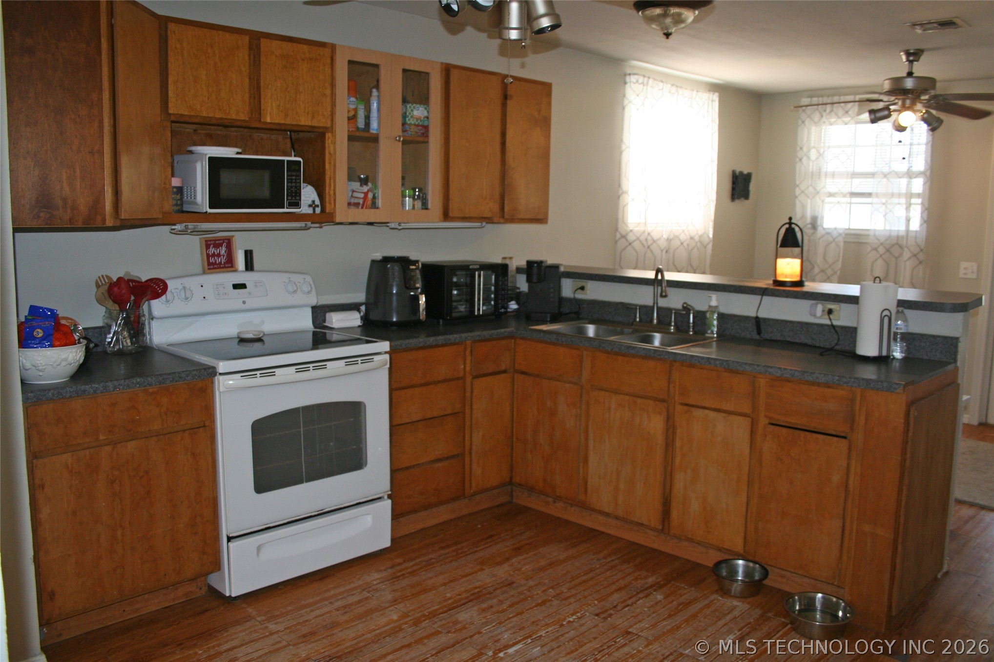 56 15th Property Photo 6