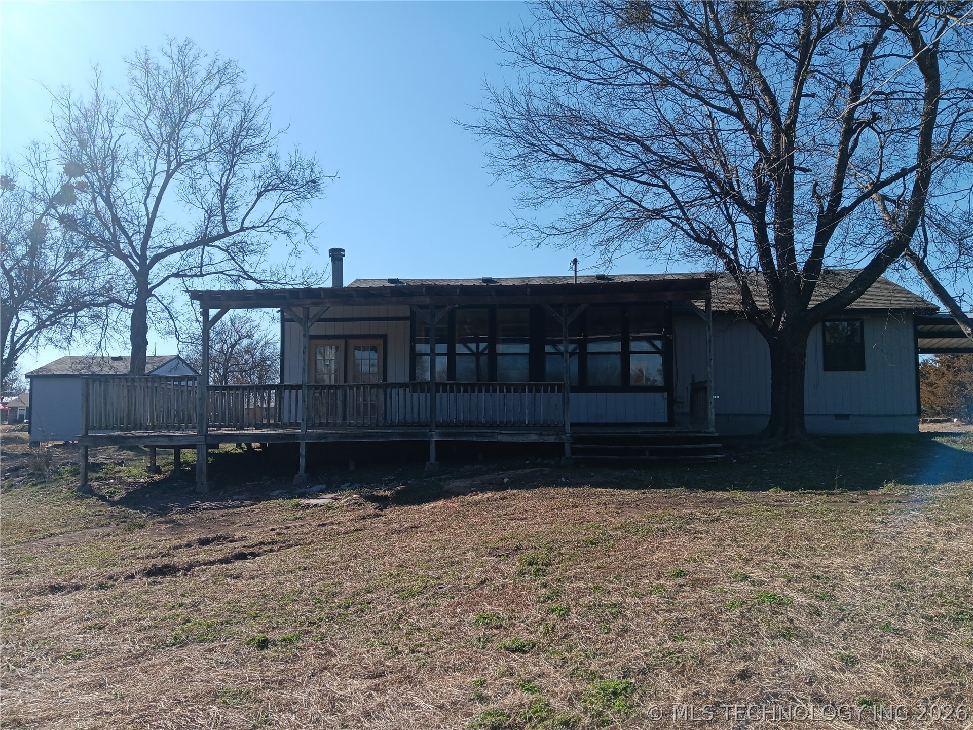 1206 N Lakeside Drive N Property Photo 2
