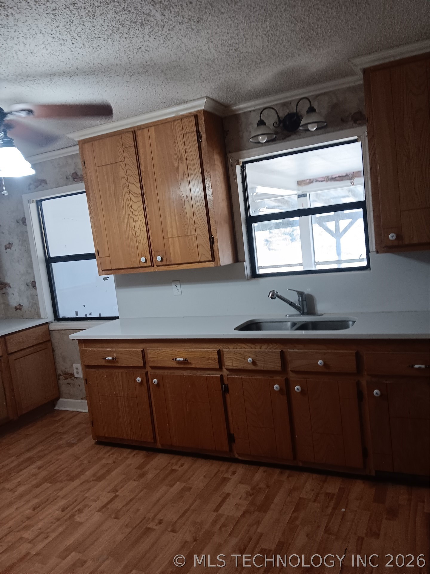 1206 N Lakeside Drive N Property Photo 4
