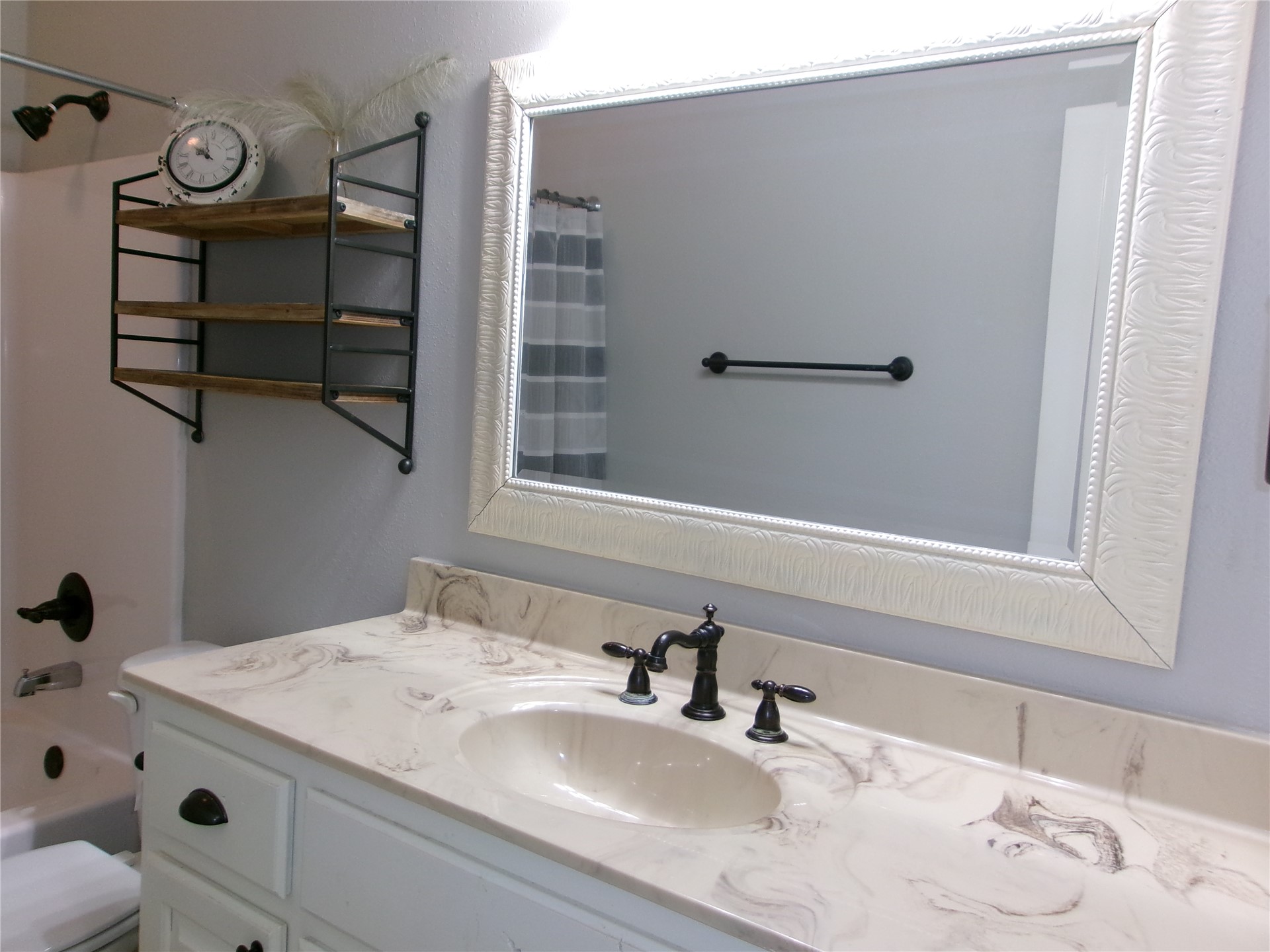2071 E 53rd Property Photo 21
