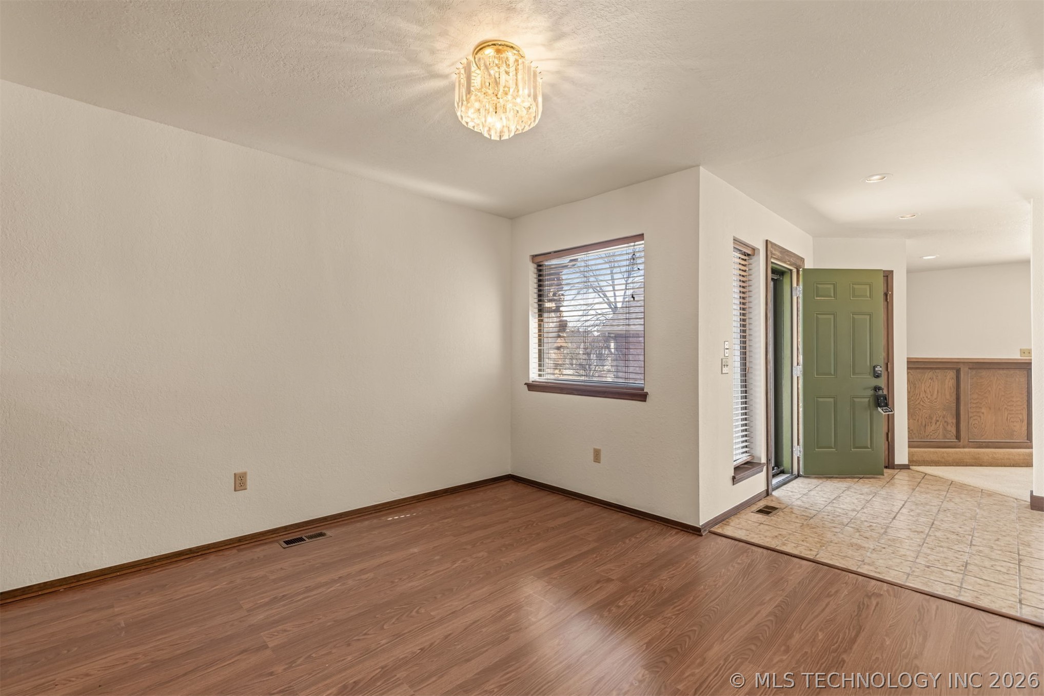 8718 S 72nd East Avenue Property Photo 24