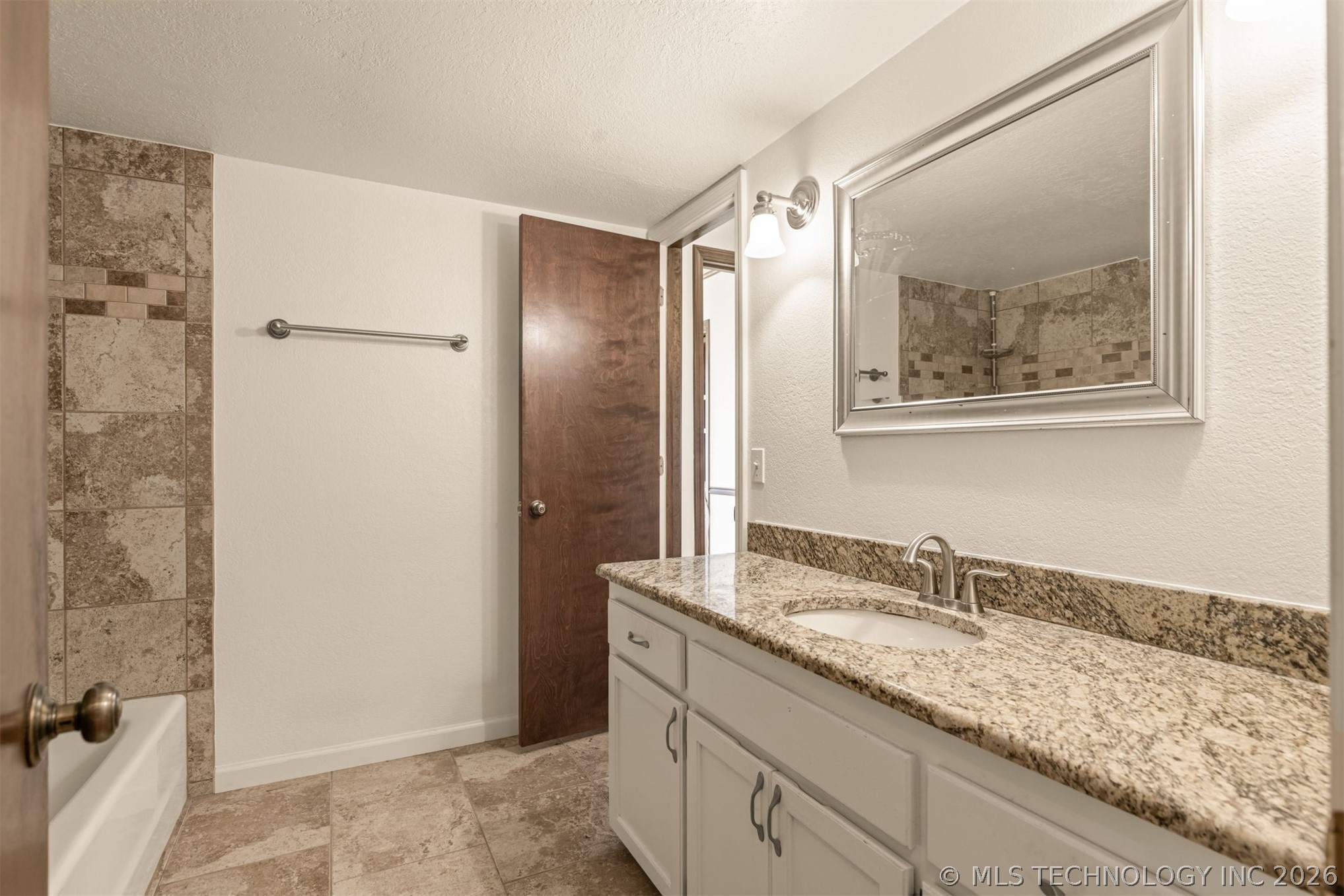 8718 S 72nd East Avenue Property Photo 47