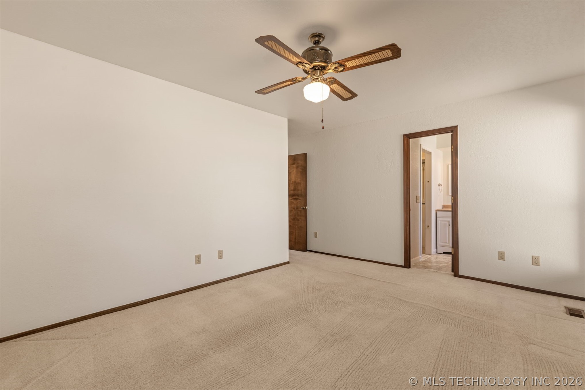 8718 S 72nd East Avenue Property Photo 55