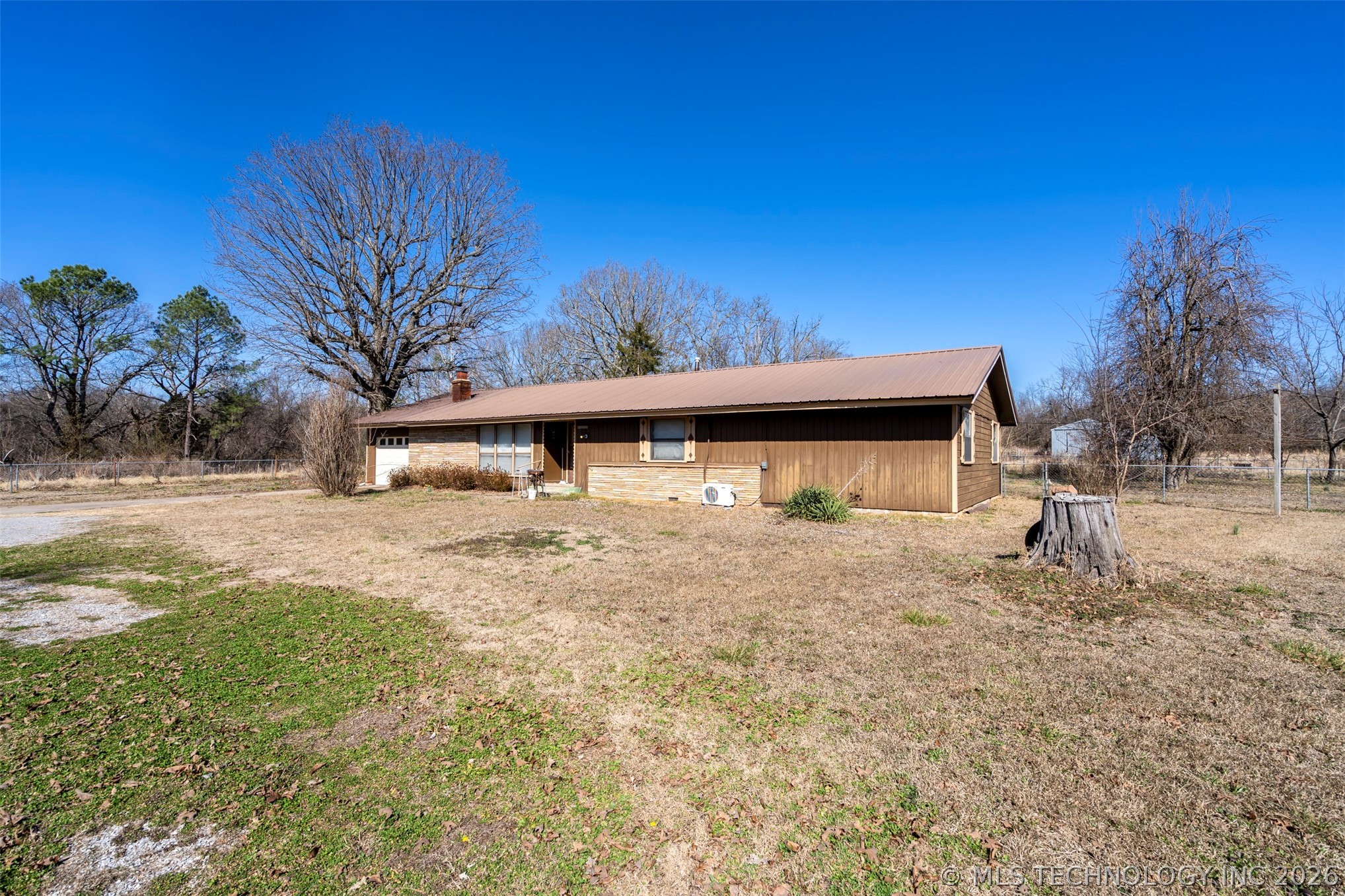 11886 412 Highway Property Photo 4