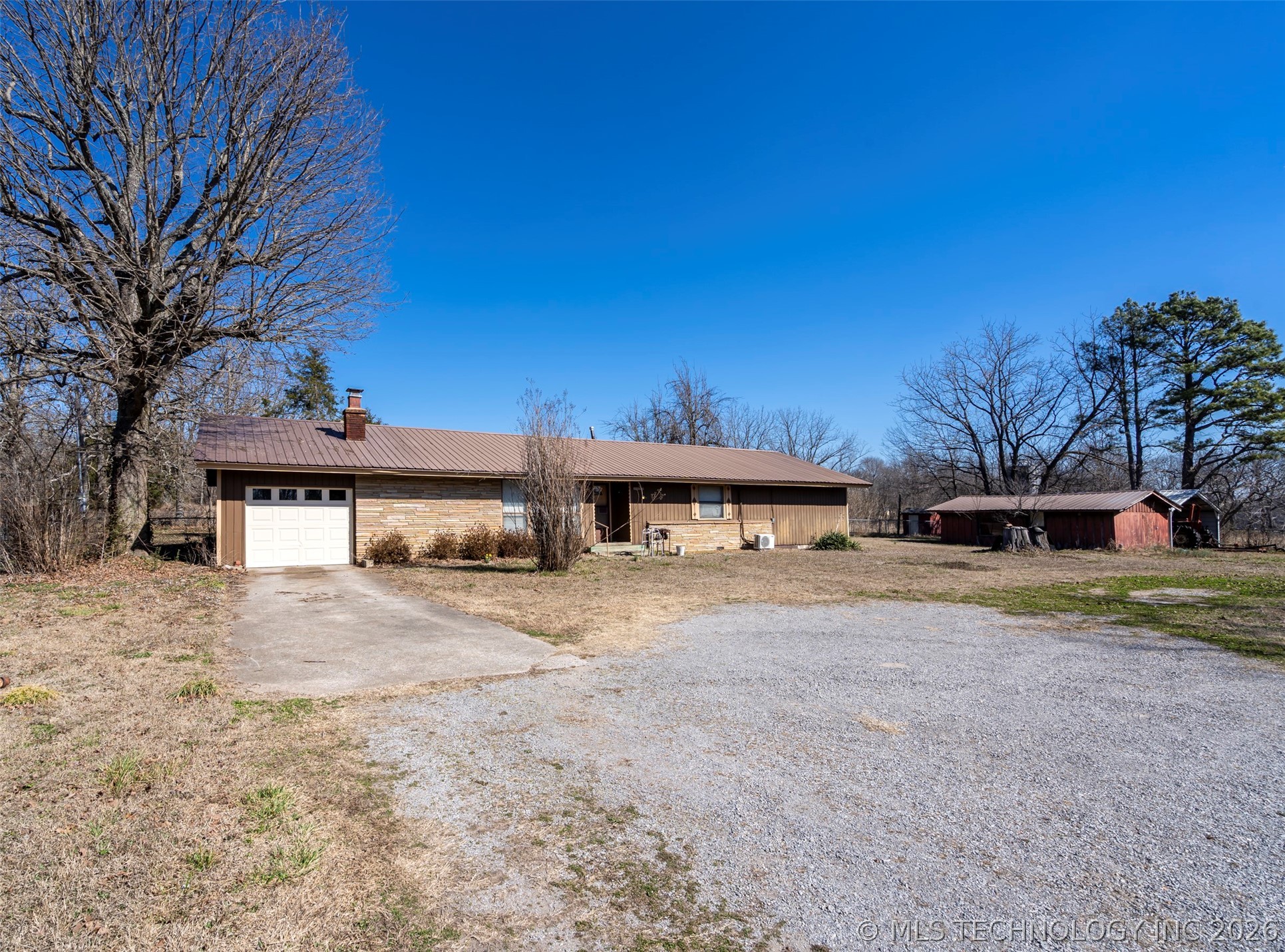 11886 412 Highway Property Photo 5