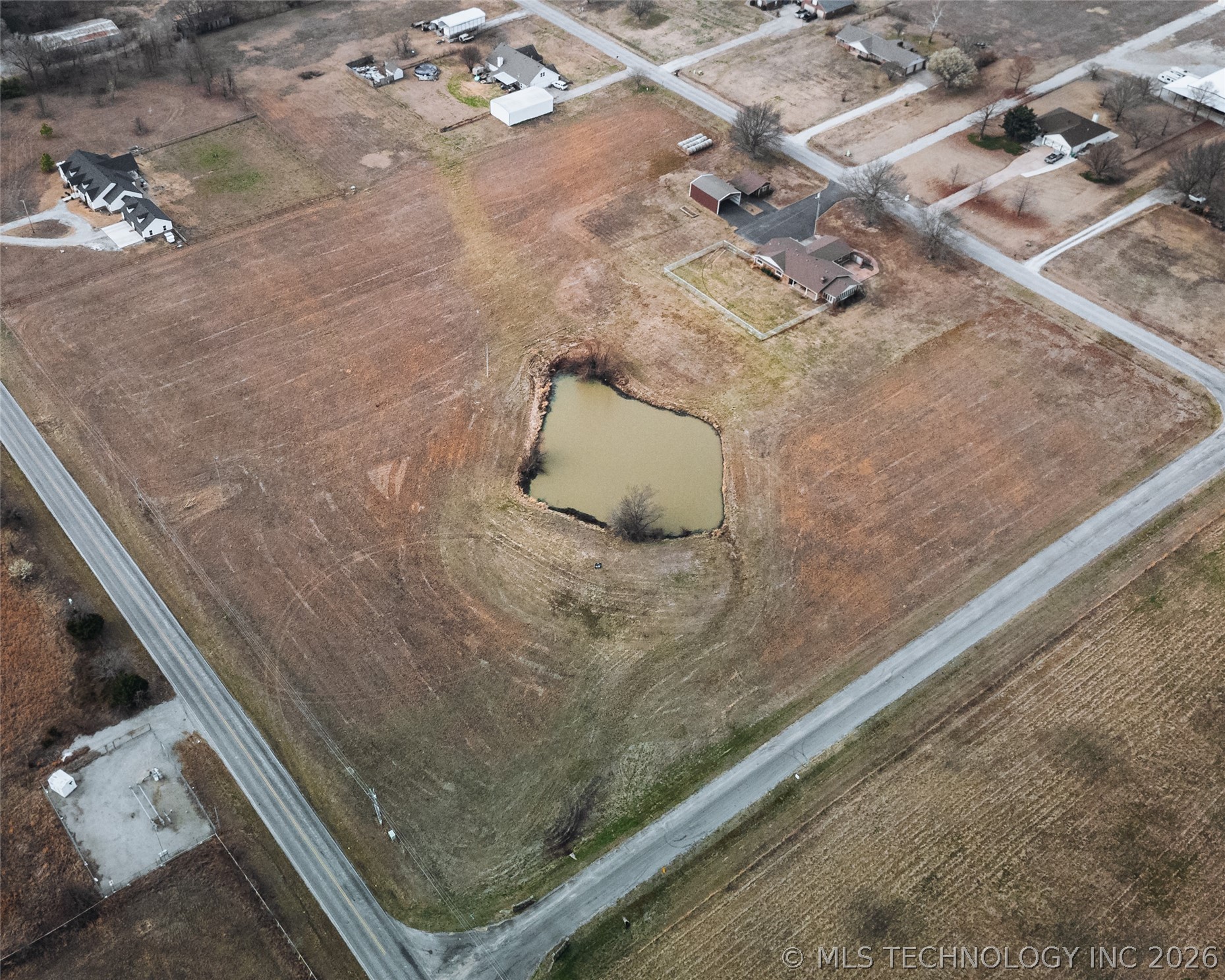 Memorial Road Property Photo 11