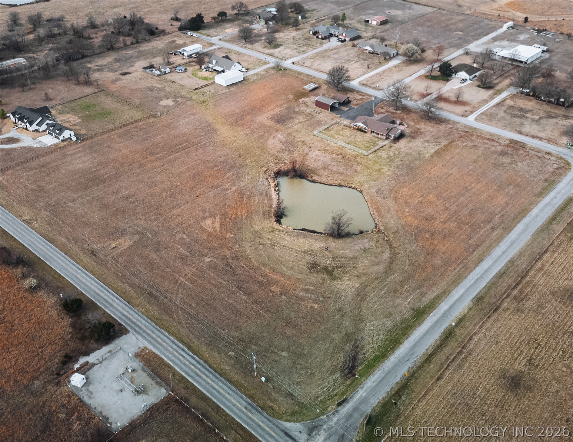 Memorial Road Property Photo 12