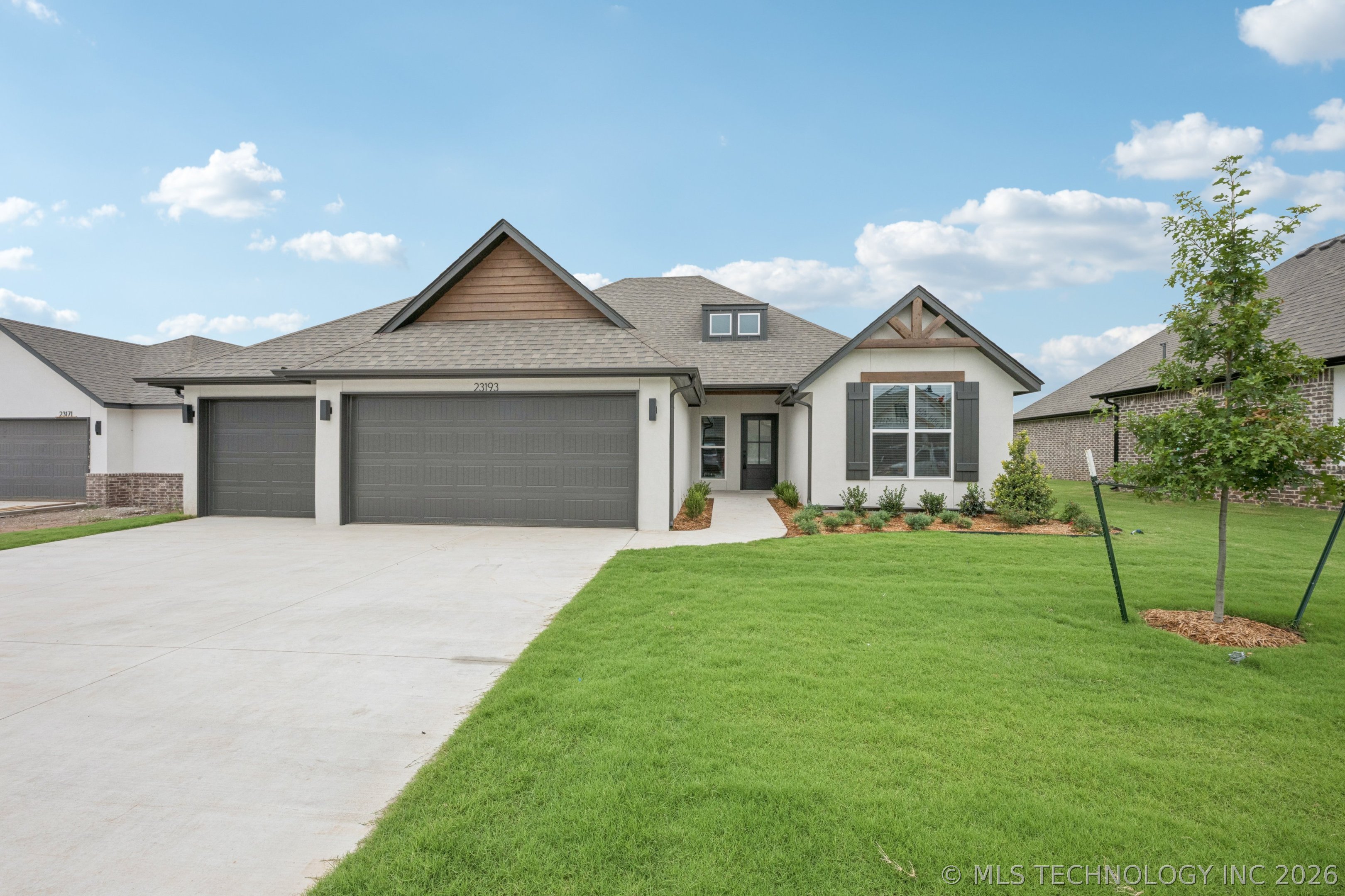 23193 E 106th Place S Property Photo 1
