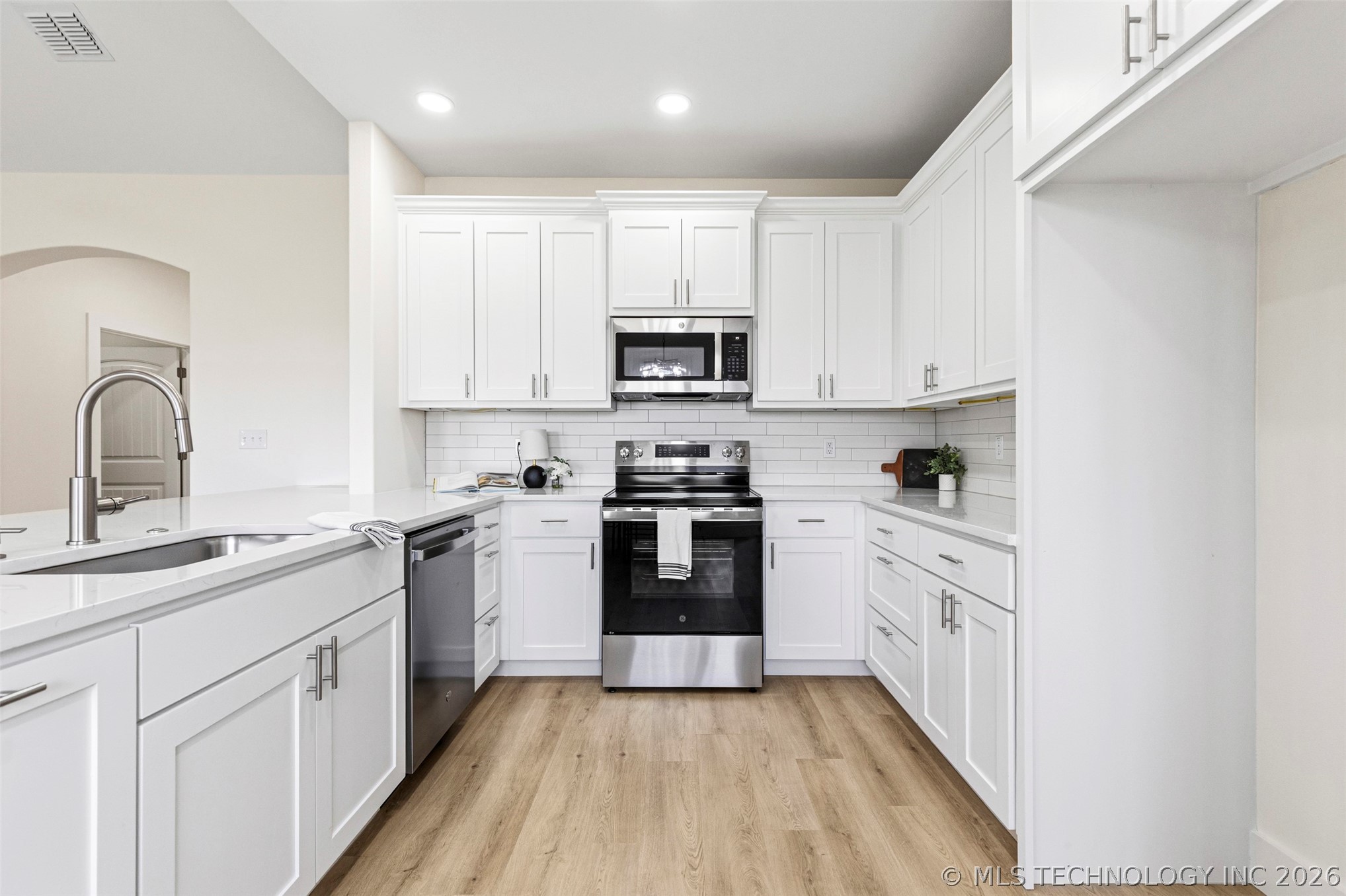 112 S B Street Property Photo 3