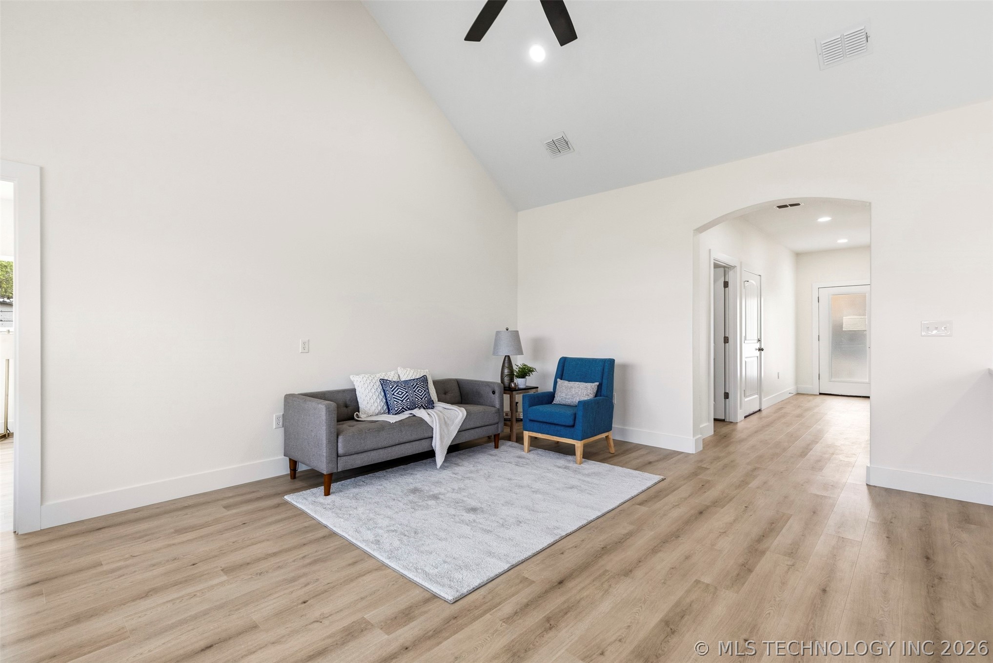 112 S B Street Property Photo 8