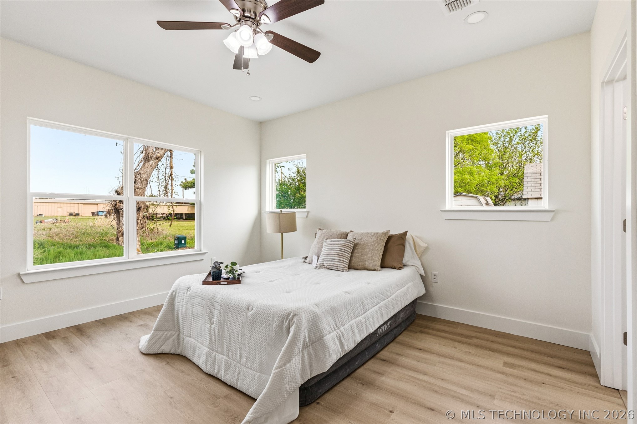 112 S B Street Property Photo 14