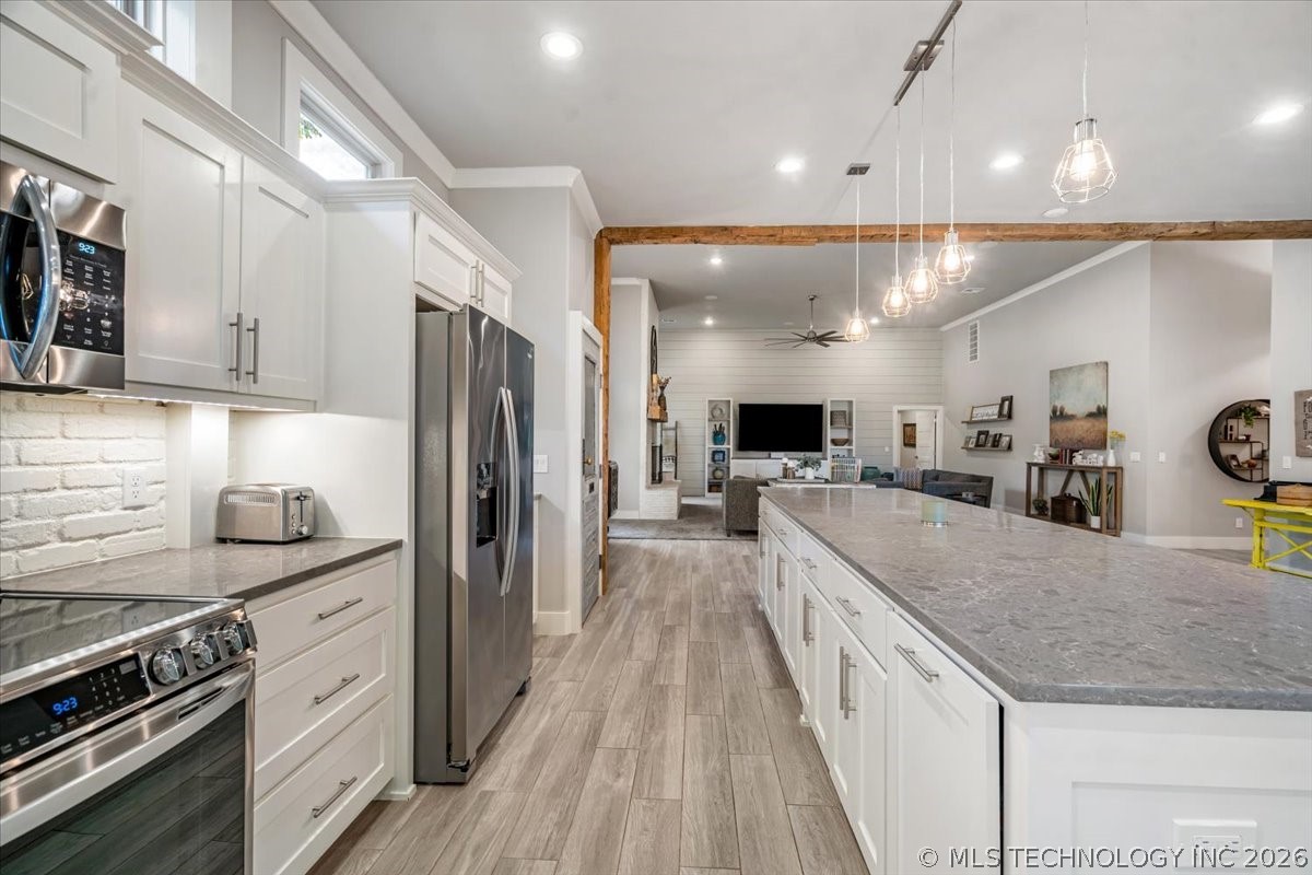 7716 N Harvard Avenue Property Photo 16