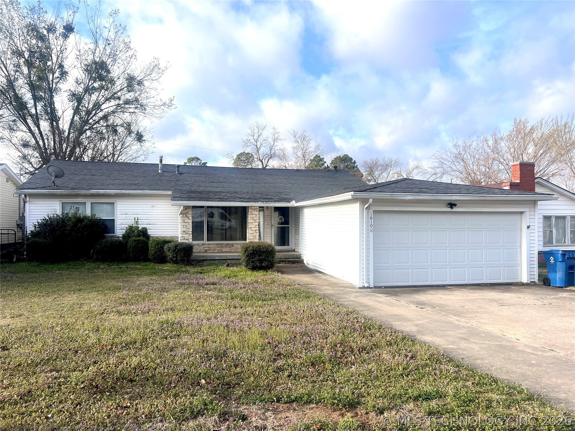 1610 E Osage Avenue Property Photo 1