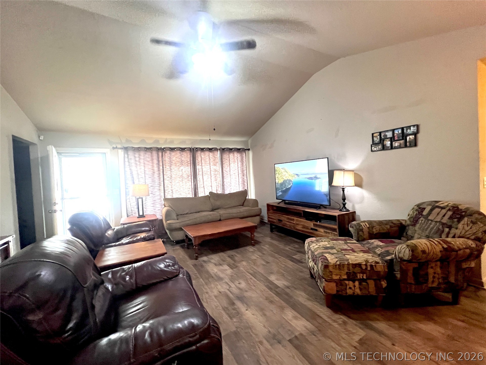1610 E Osage Avenue Property Photo 5