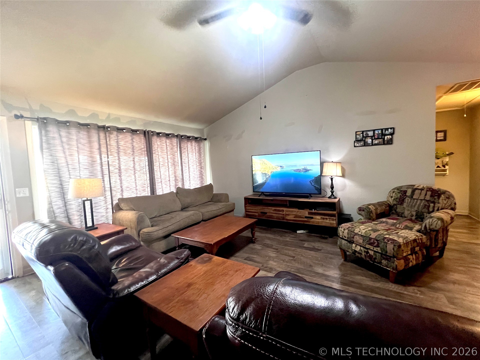 1610 E Osage Avenue Property Photo 6