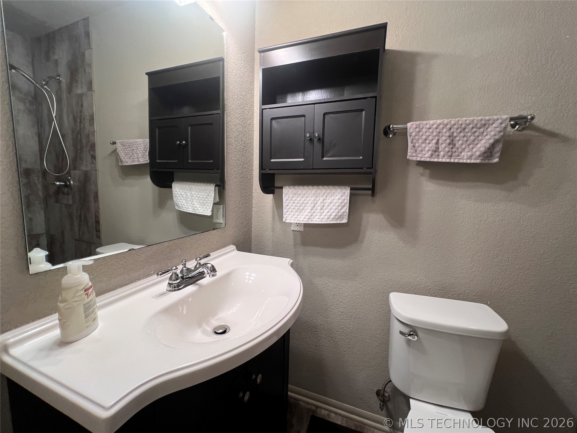 1610 E Osage Avenue Property Photo 19