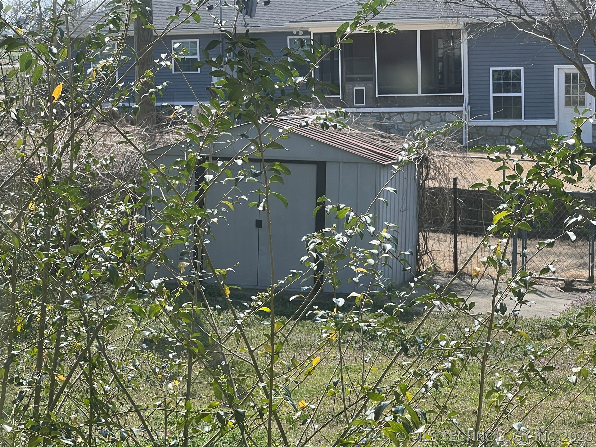1610 E Osage Avenue Property Photo 24