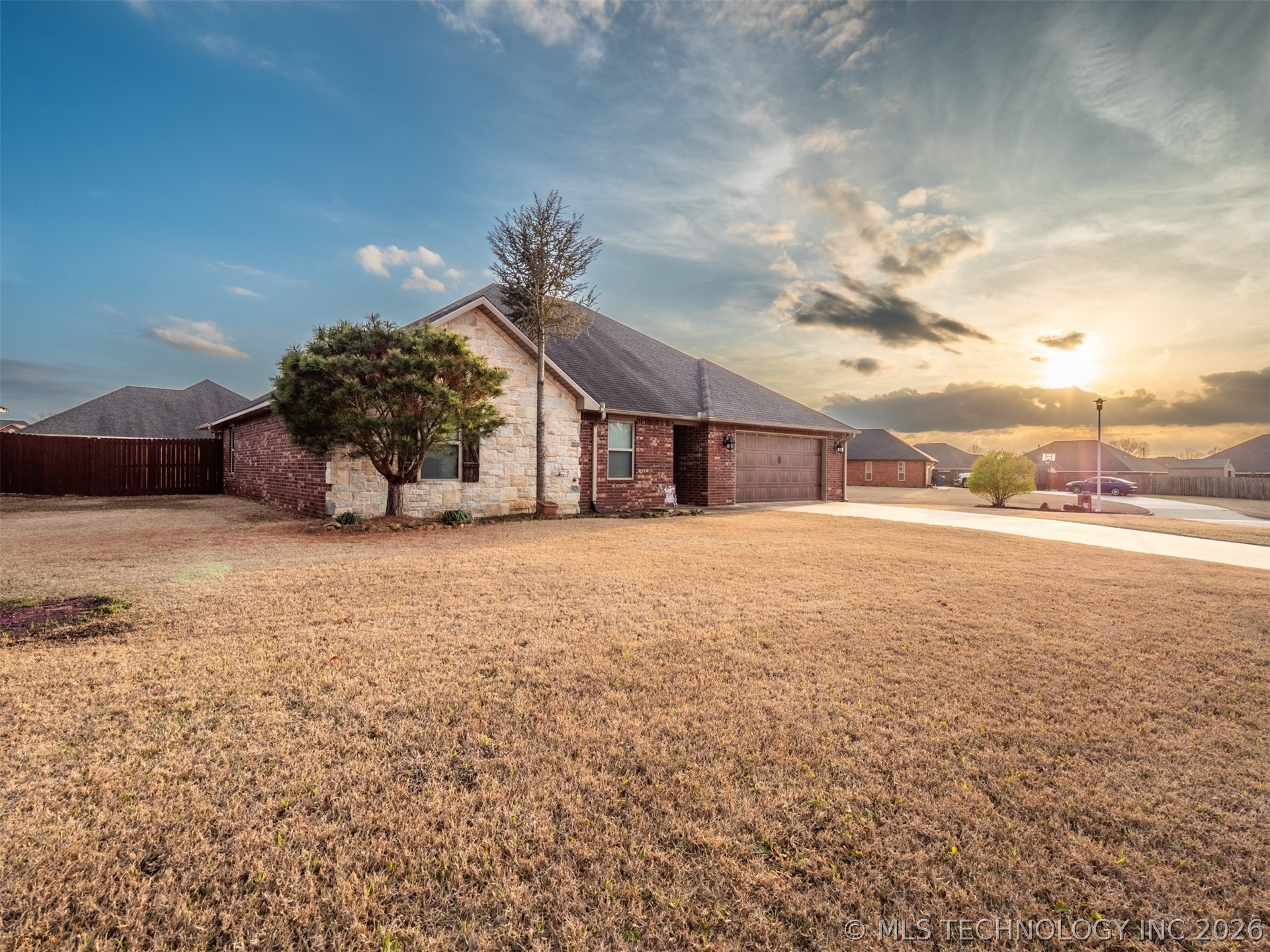 1400 Monarch Drive Property Photo 3