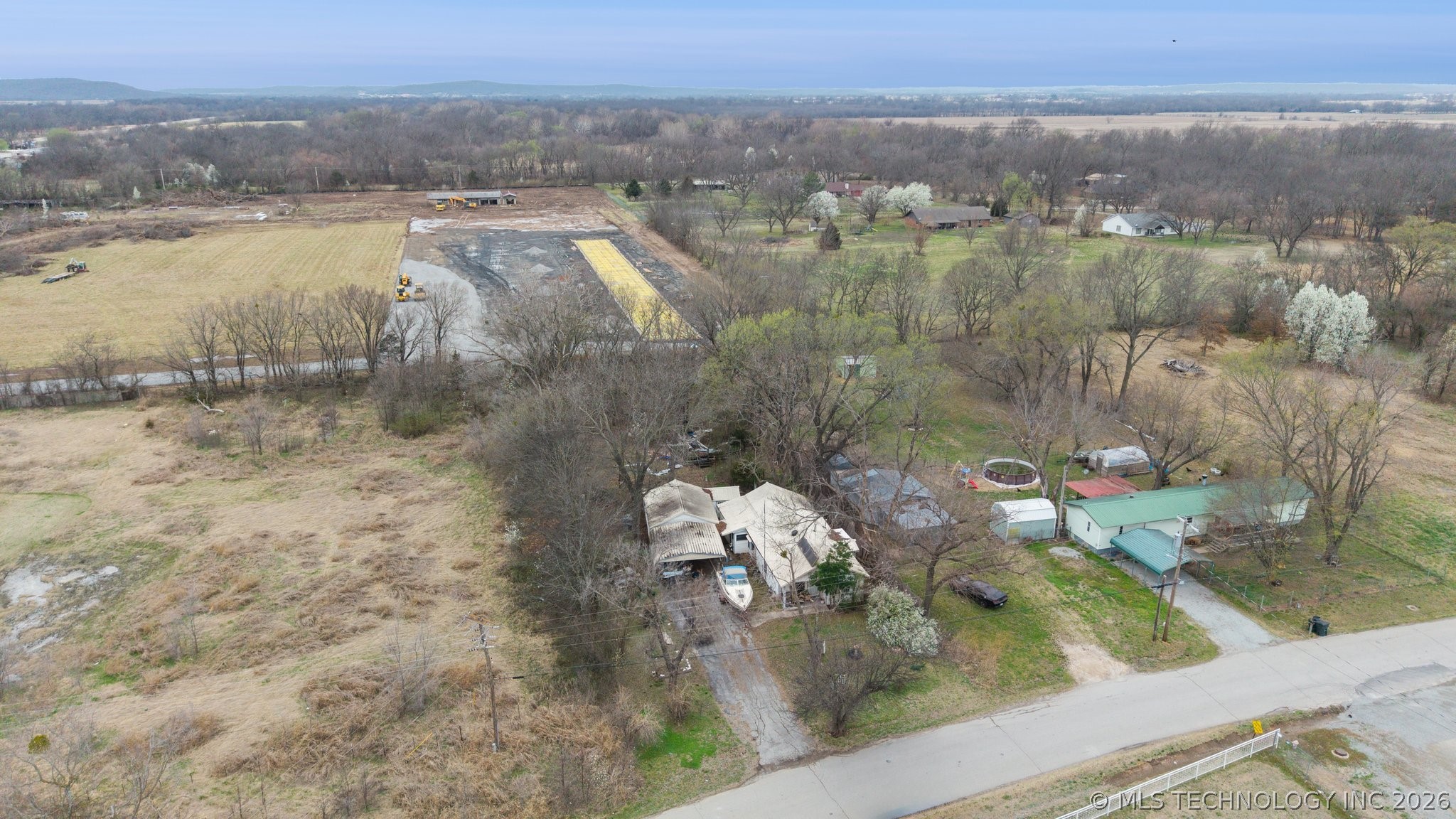 404 N Maple Property Photo 3