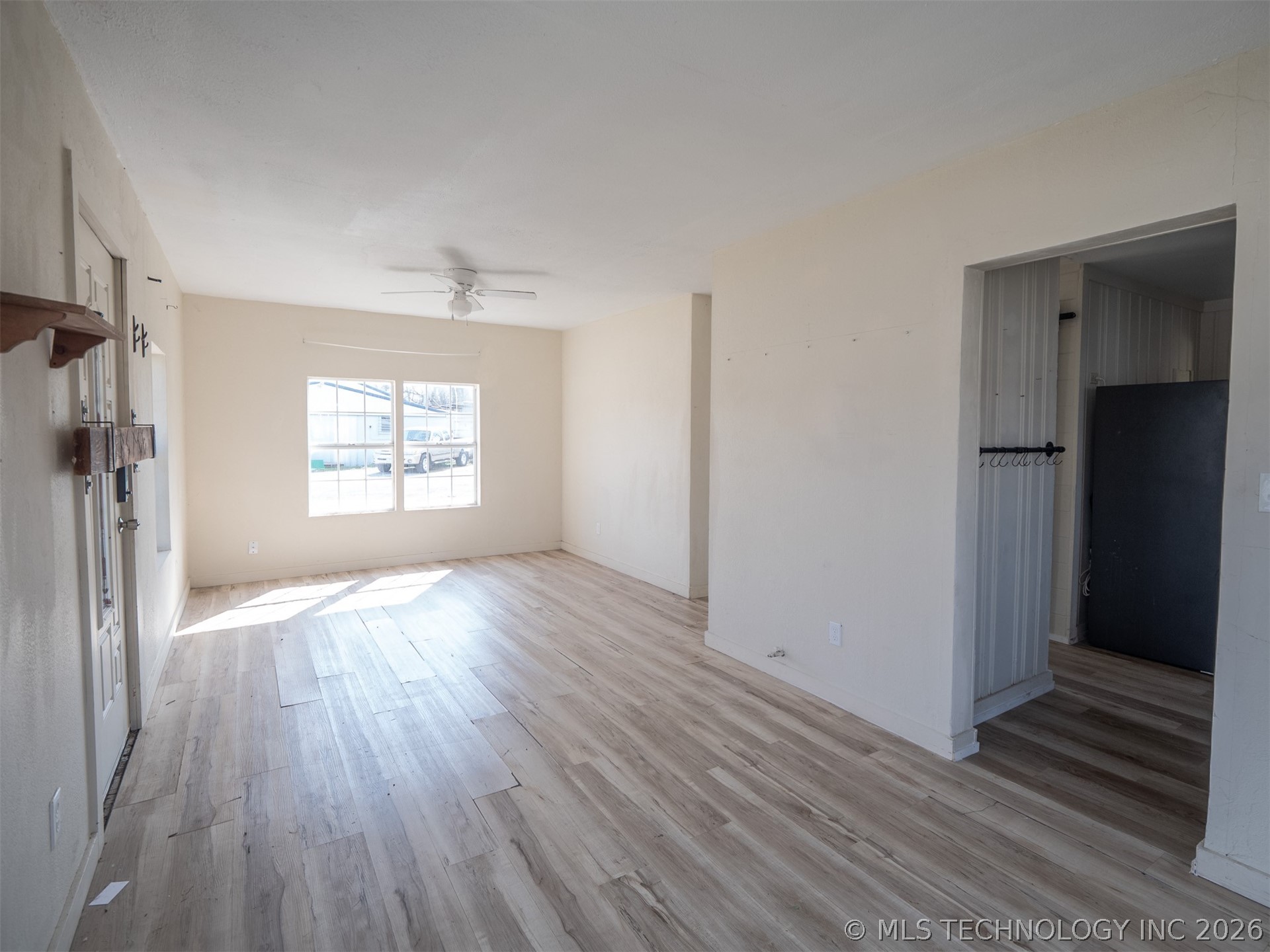 819 N Oak Property Photo 5