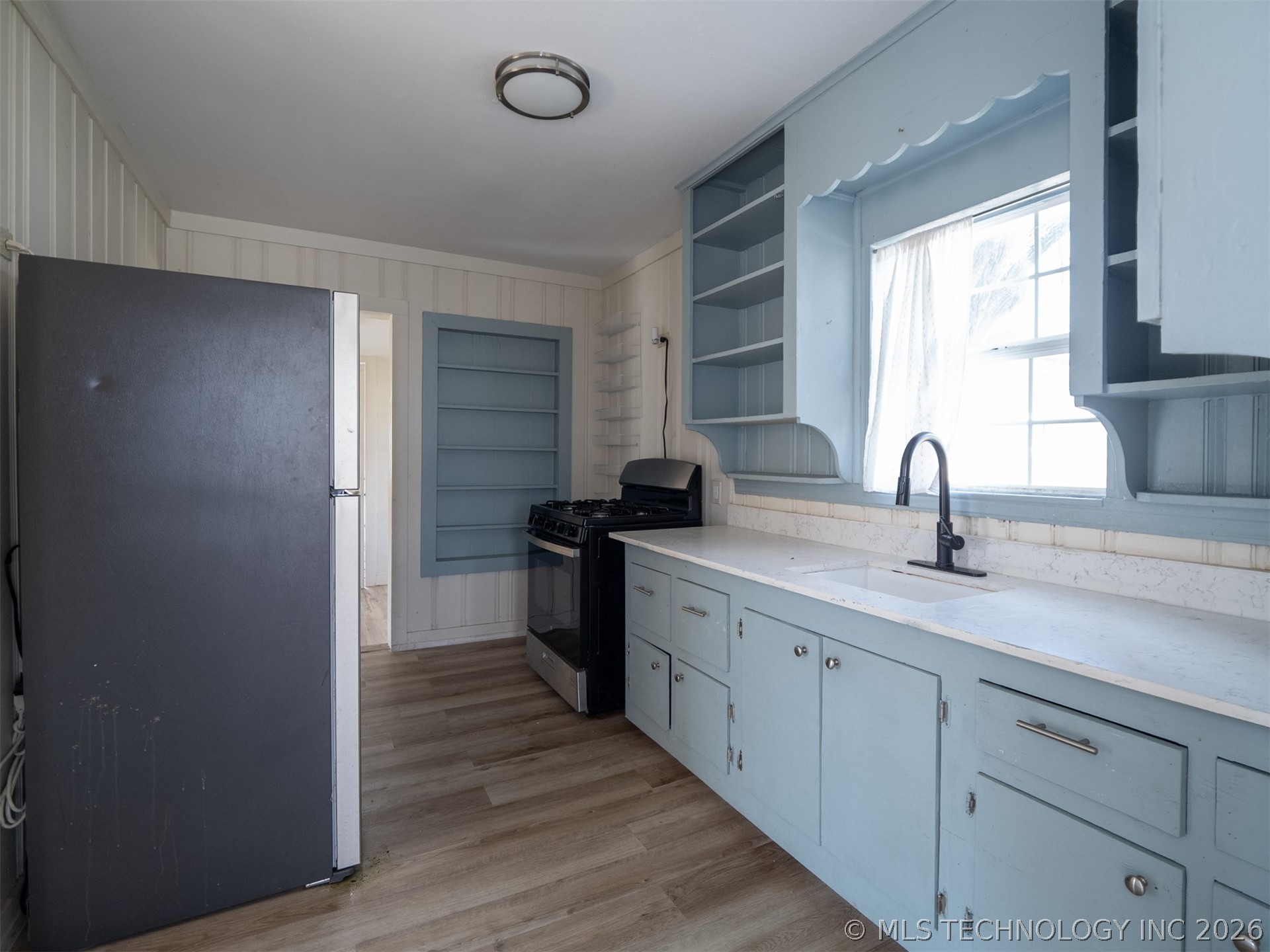 819 N Oak Property Photo 6