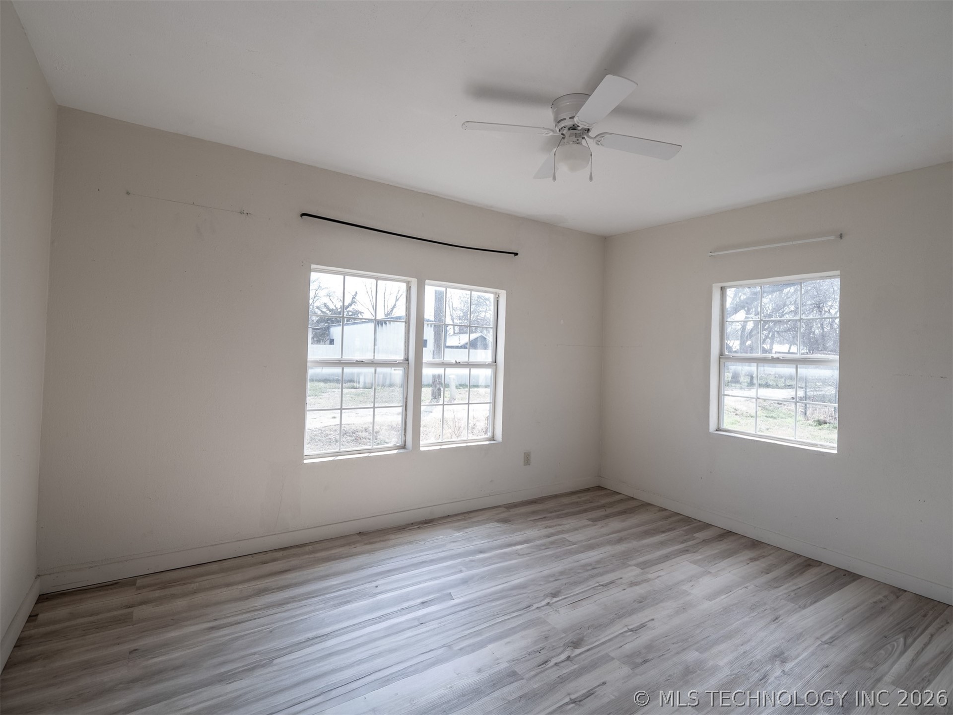819 N Oak Property Photo 13