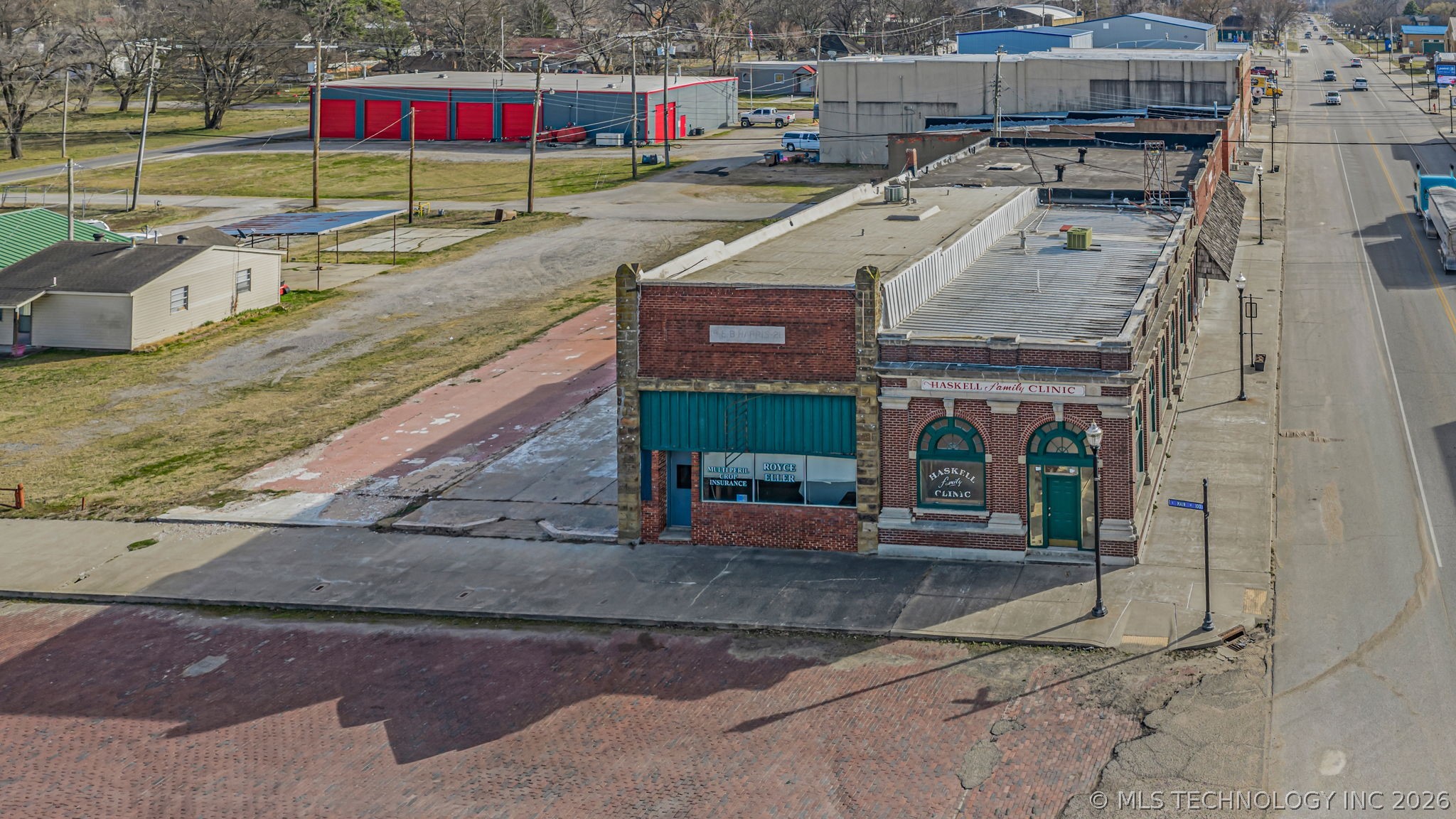 104 E Main Property Photo 1