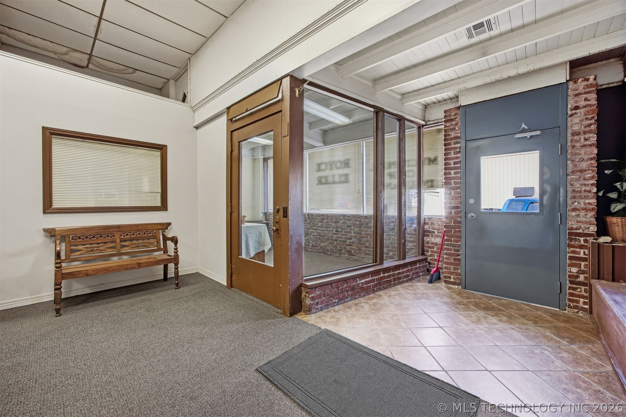 104 E Main Property Photo 8
