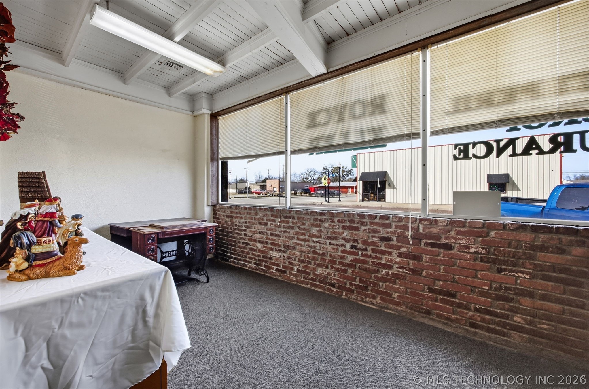 104 E Main Property Photo 11