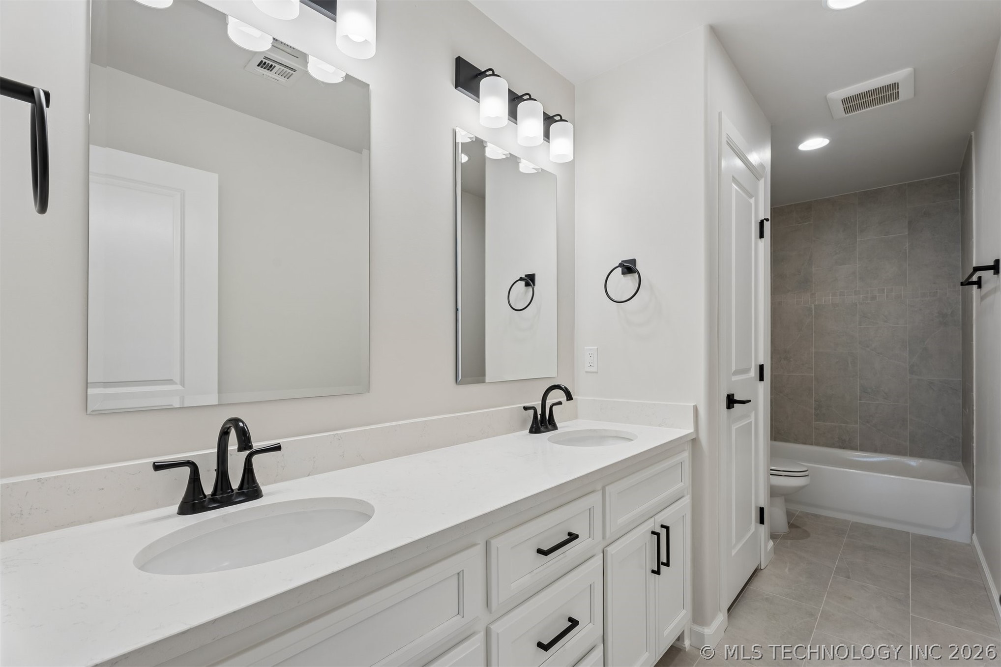 14230 S Delaware Place S Property Photo 44