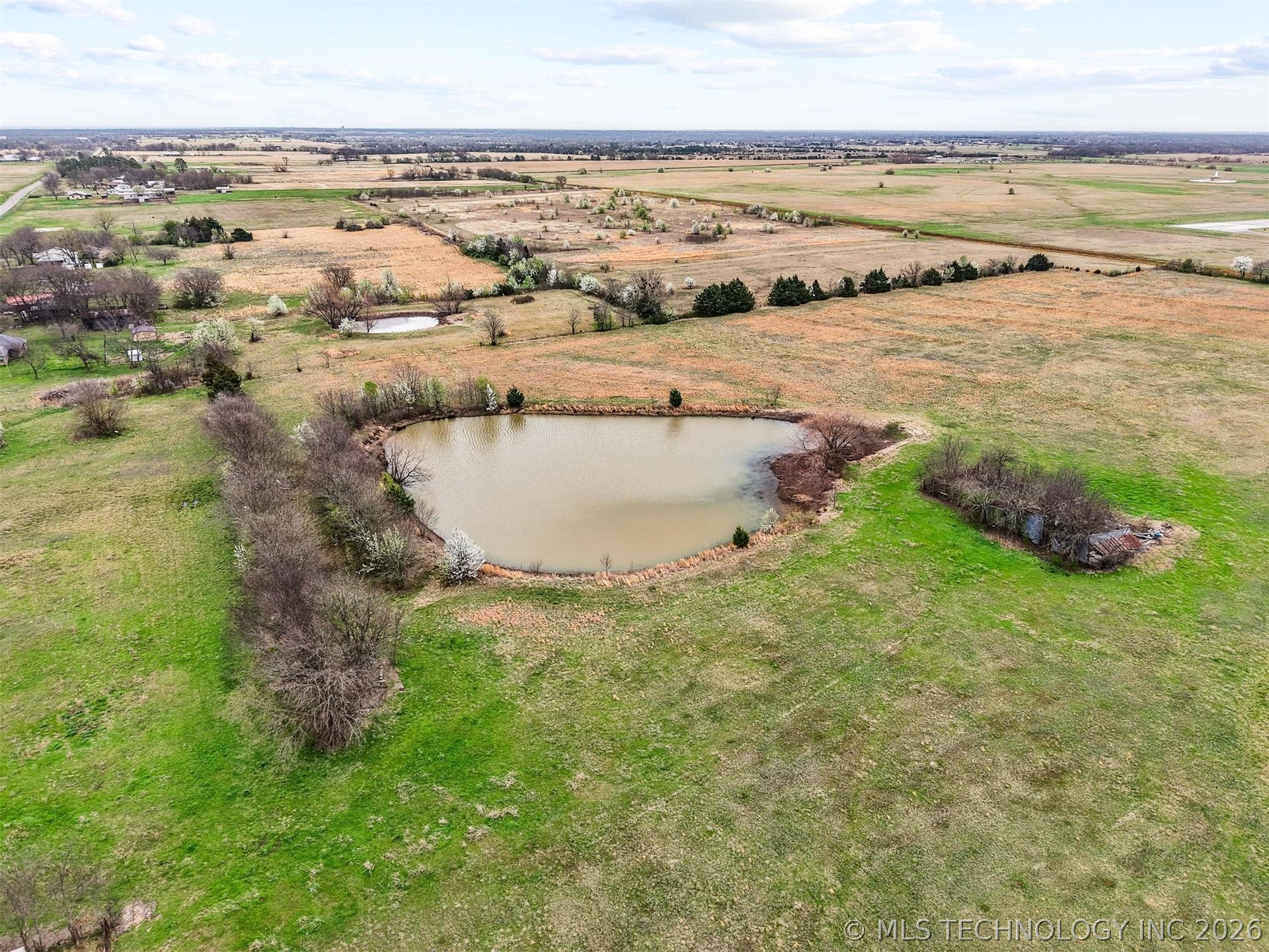 2305 Rodeo Road Property Photo 6