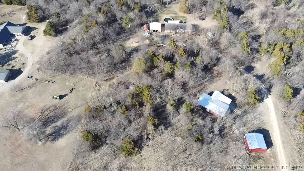4859 1700 Road Property Photo 1