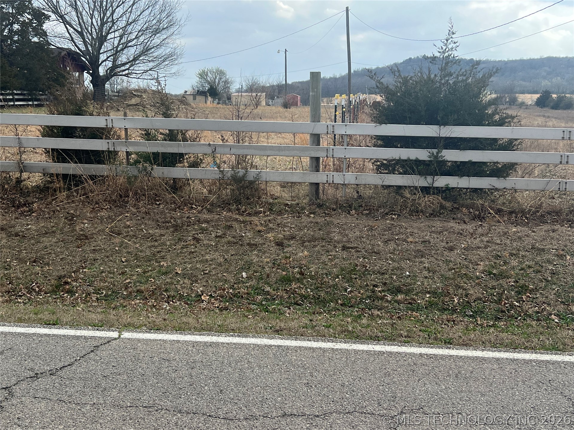 19512 E 595 Road Property Photo 4