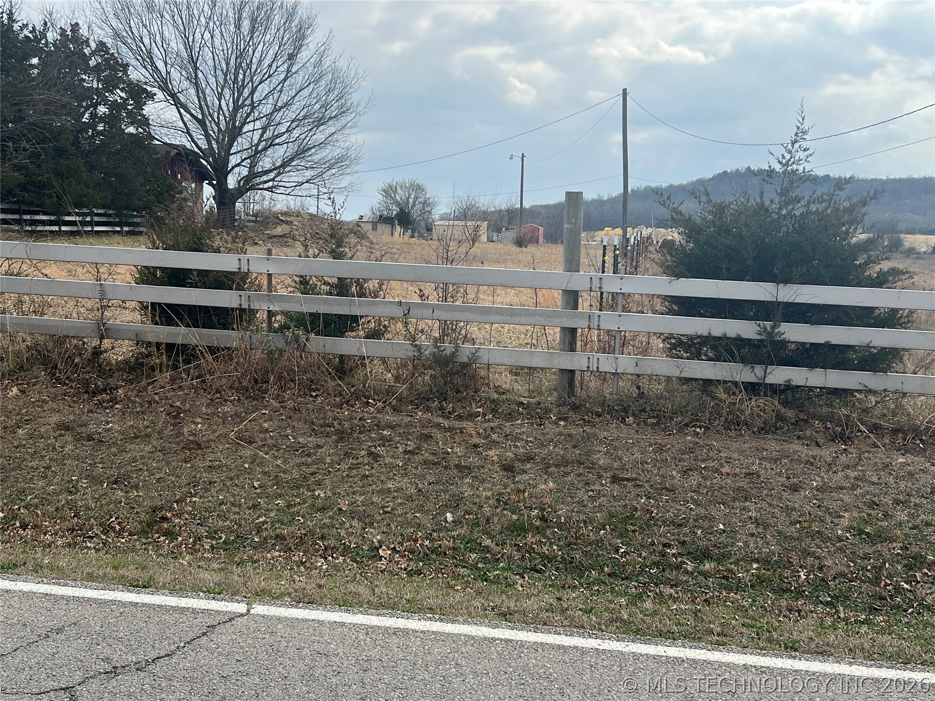 19512 E 595 Road Property Photo 5