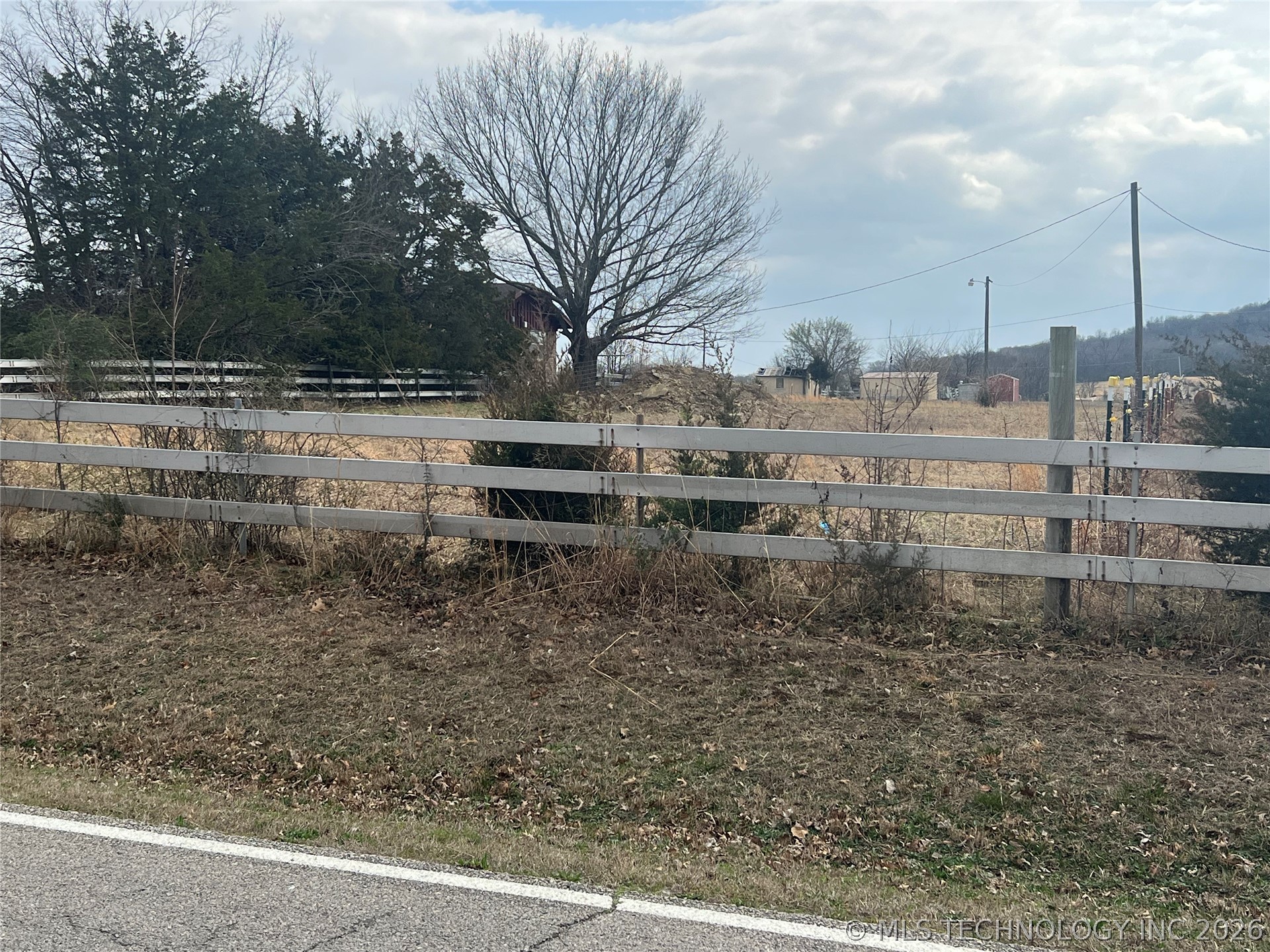 19512 E 595 Road Property Photo 6