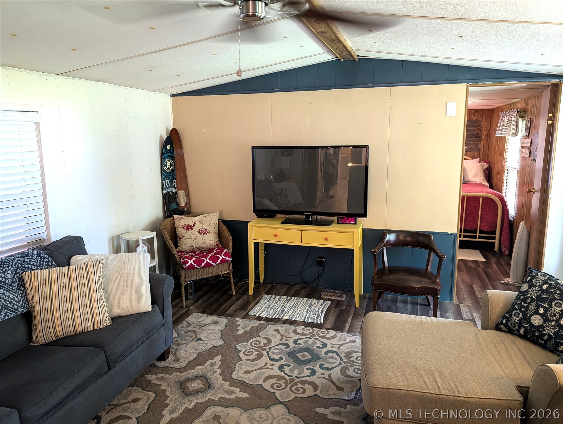 105 Circle Drive Property Photo 4
