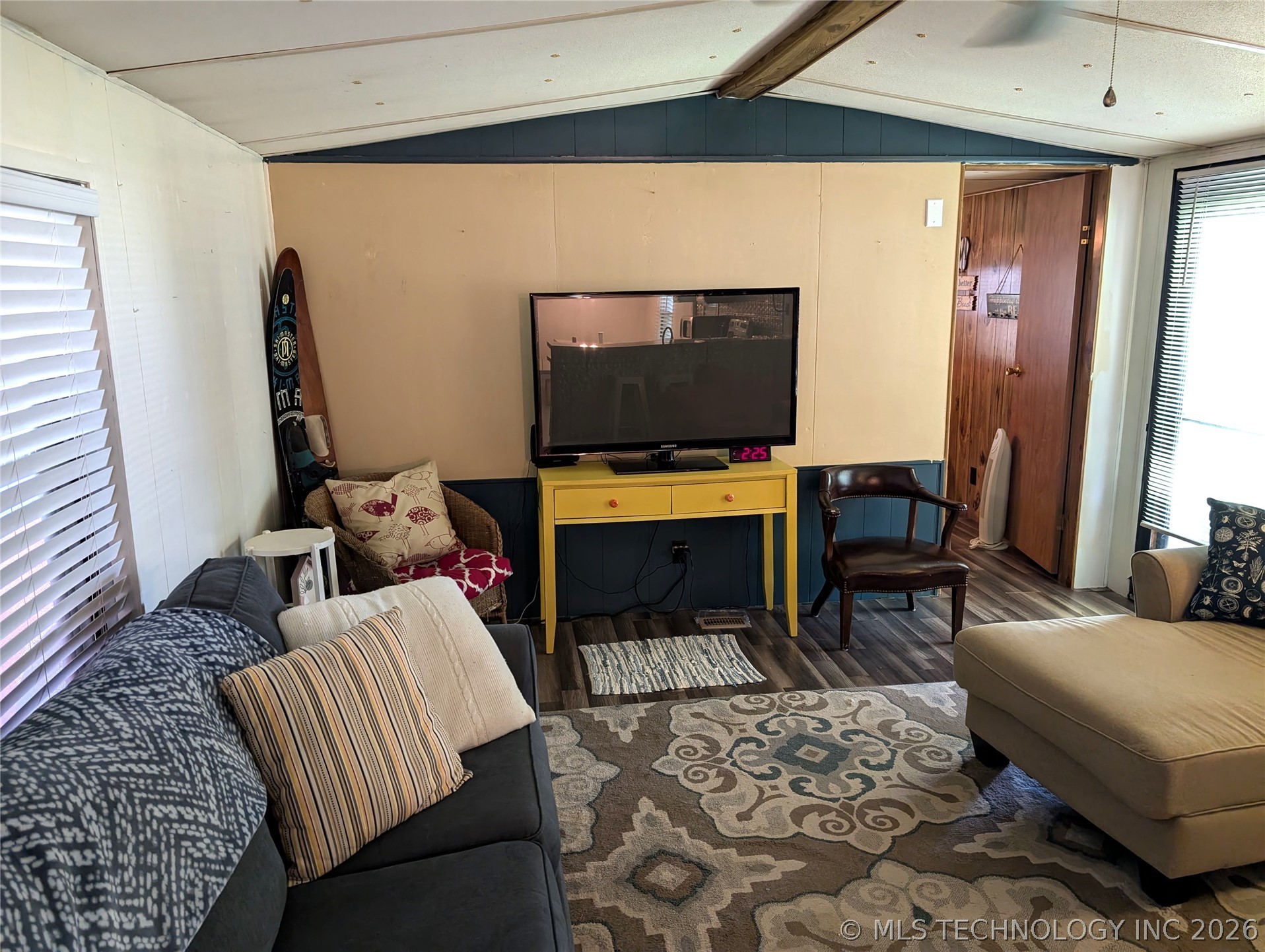 105 Circle Drive Property Photo 5