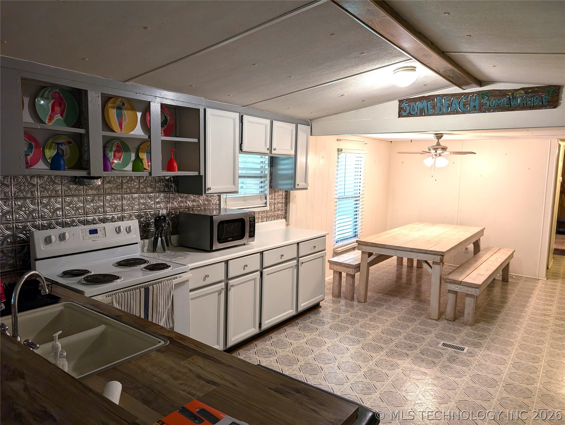 105 Circle Drive Property Photo 7