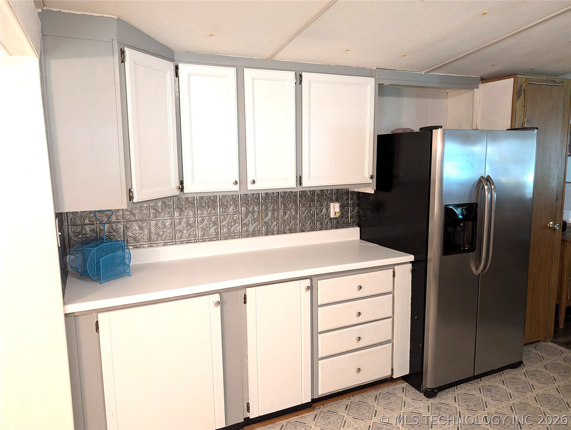 105 Circle Drive Property Photo 8